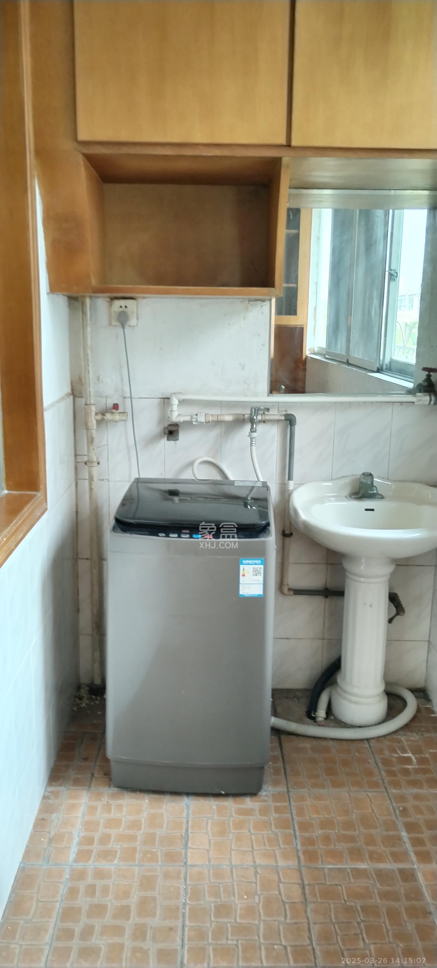 三湘小区  2室1厅1卫   1300.00元/月室内图