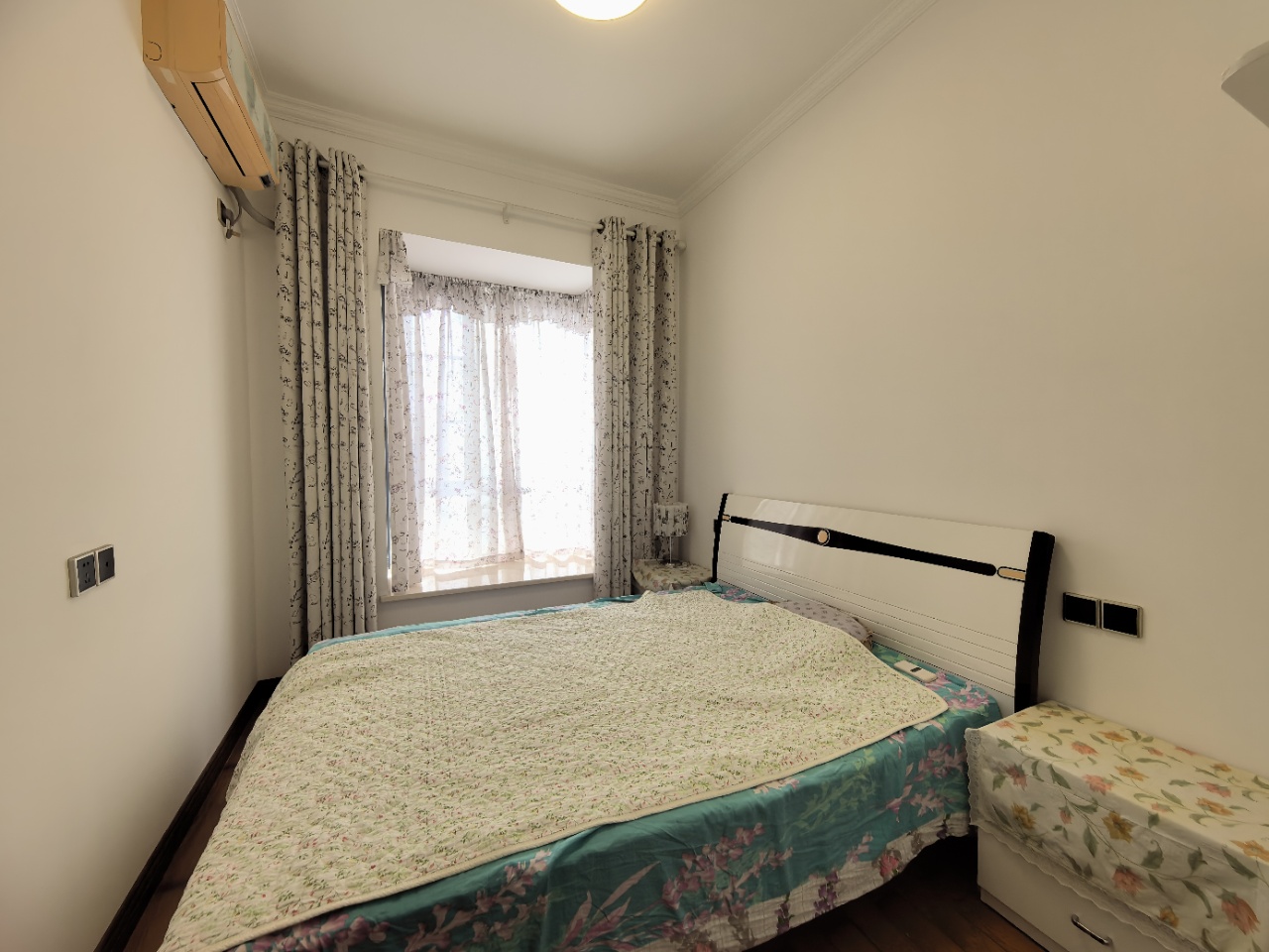 金碧文华 4室2厅2卫 245.0万 金碧文华 4室2厅2卫 245.0万室内图