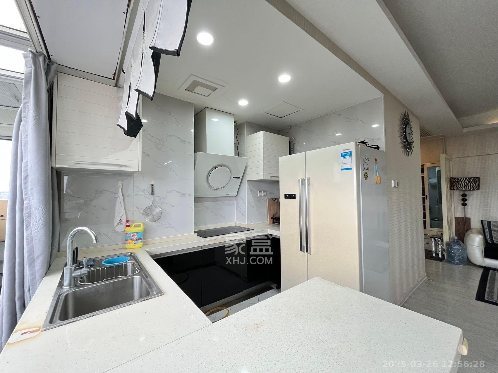 东怡外国(南湖一号) 2室1厅1卫 3200.0元/月 东怡外国(南湖一号) 2室1厅1卫 3200.0元/月室内图