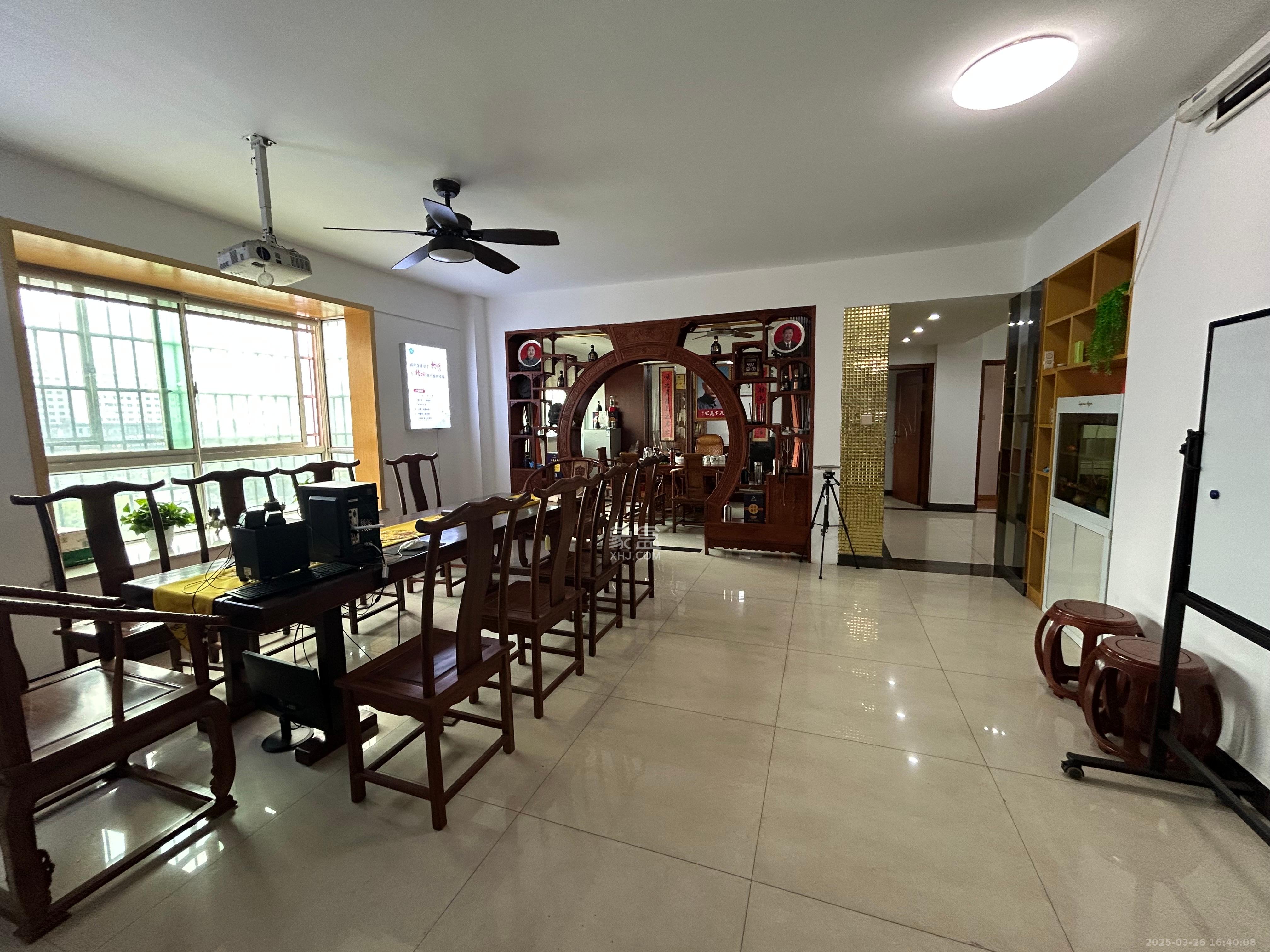 桃花古潭小区(天际绿洲) 4室2厅2卫 5000.0元/月 桃花古潭小区(天际绿洲) 4室2厅2卫 5000.0元/月室内图