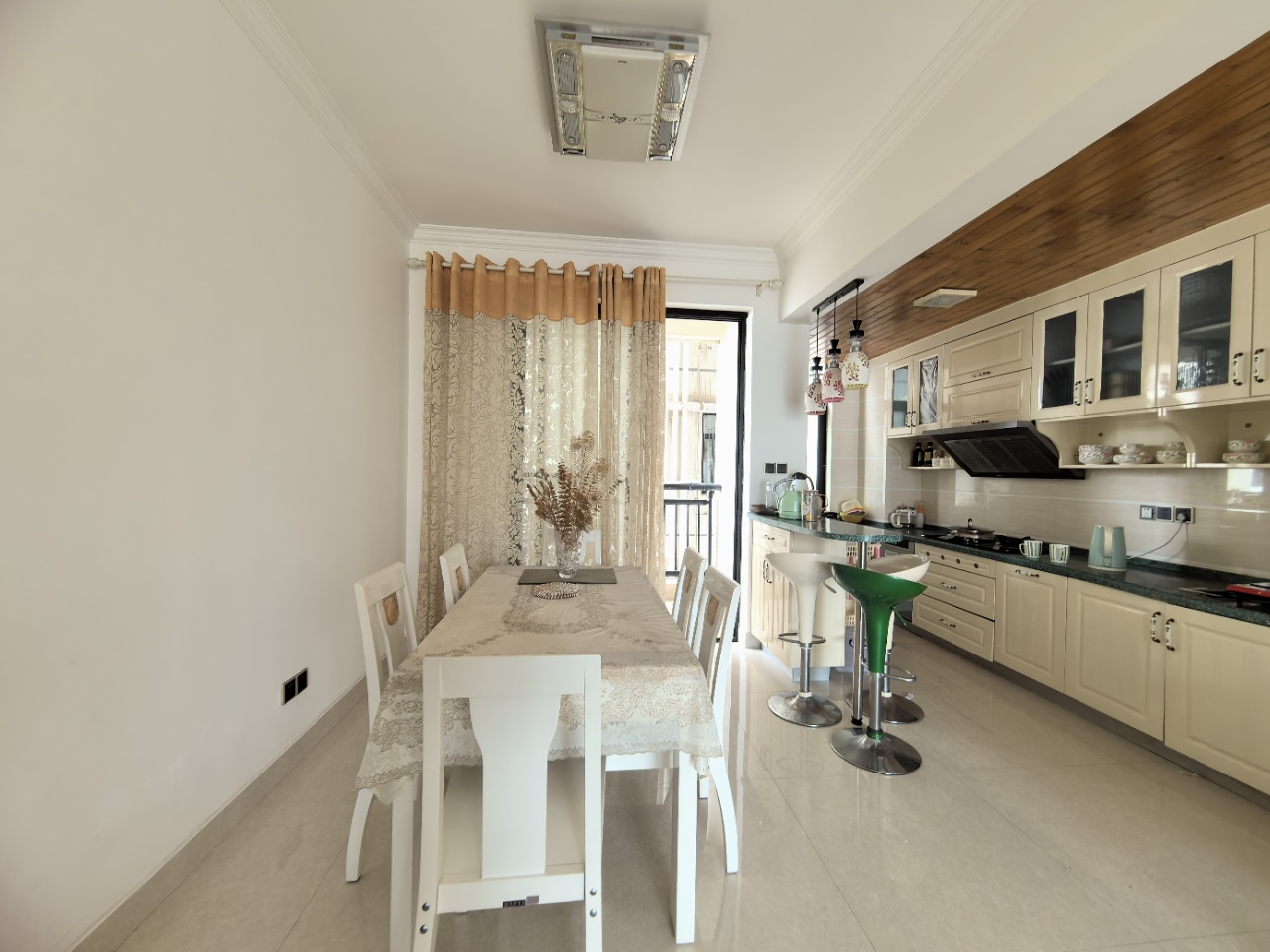 金碧文华 4室2厅2卫 245.0万 金碧文华 4室2厅2卫 245.0万室内图