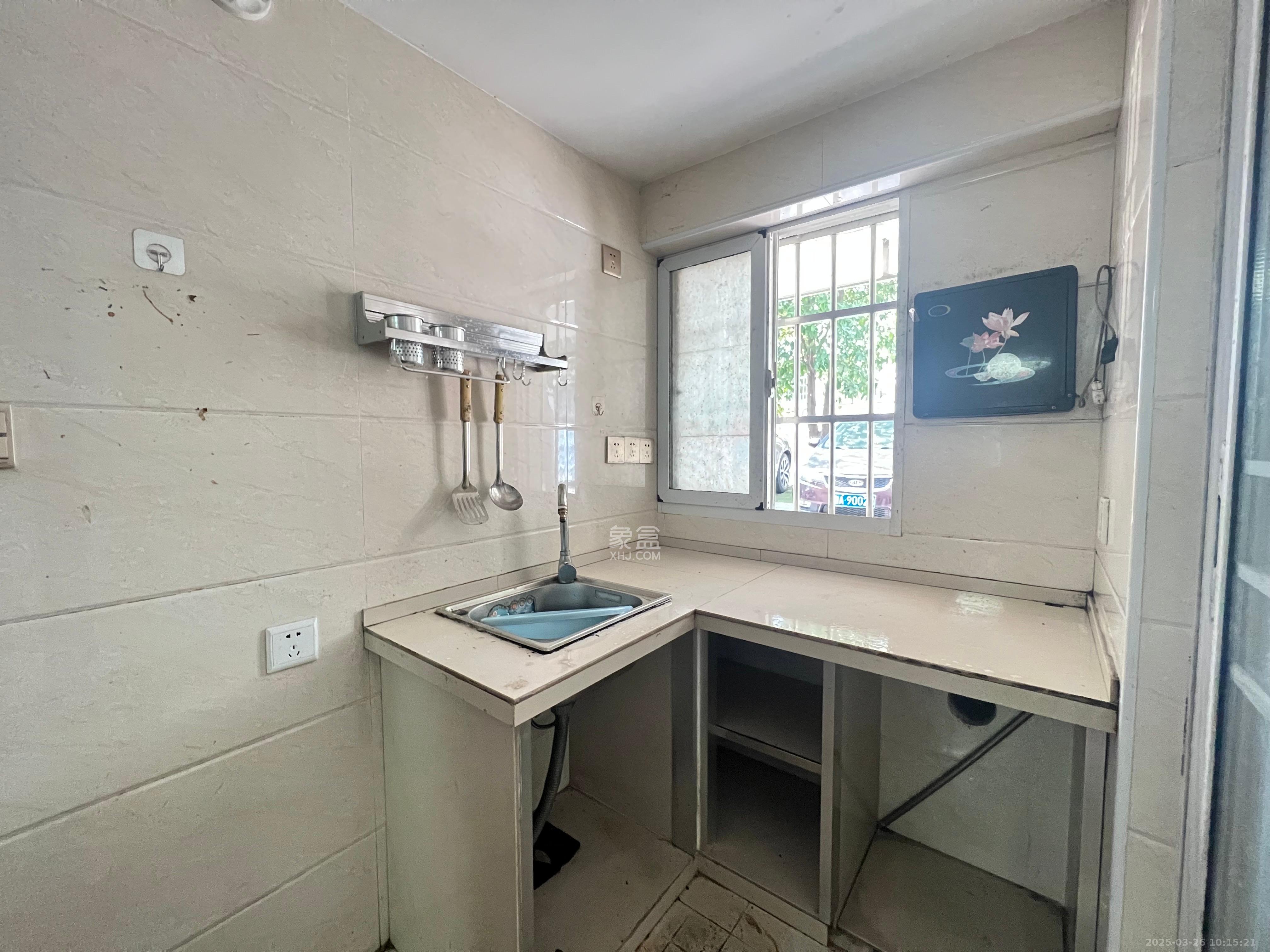 恩瑞麓山名园(龙王港小区) 1室0厅0卫 800.0元/月 恩瑞麓山名园(龙王港小区) 1室0厅0卫 800.0元/月室内图