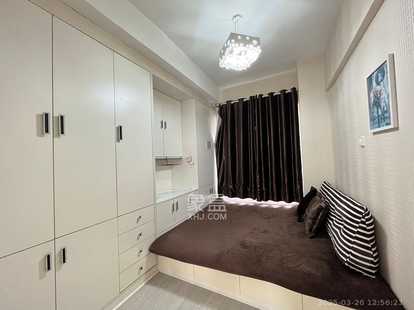 东怡外国(南湖一号) 2室1厅1卫 3200.0元/月 东怡外国(南湖一号) 2室1厅1卫 3200.0元/月室内图