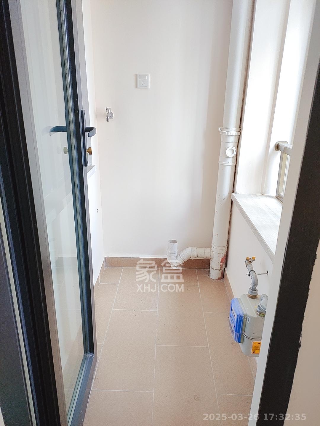 恒大翡翠华庭 3室1厅1卫 2000.0元/月 恒大翡翠华庭 3室1厅1卫 2000.0元/月室内图