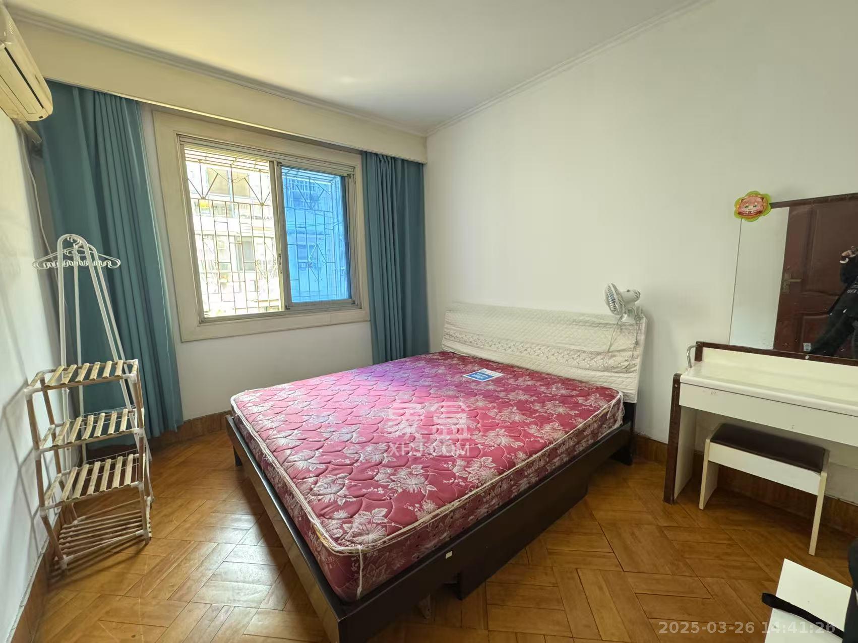 湘农桥社区 3室1厅1卫 2300.0元/月 湘农桥社区 3室1厅1卫 2300.0元/月室内图