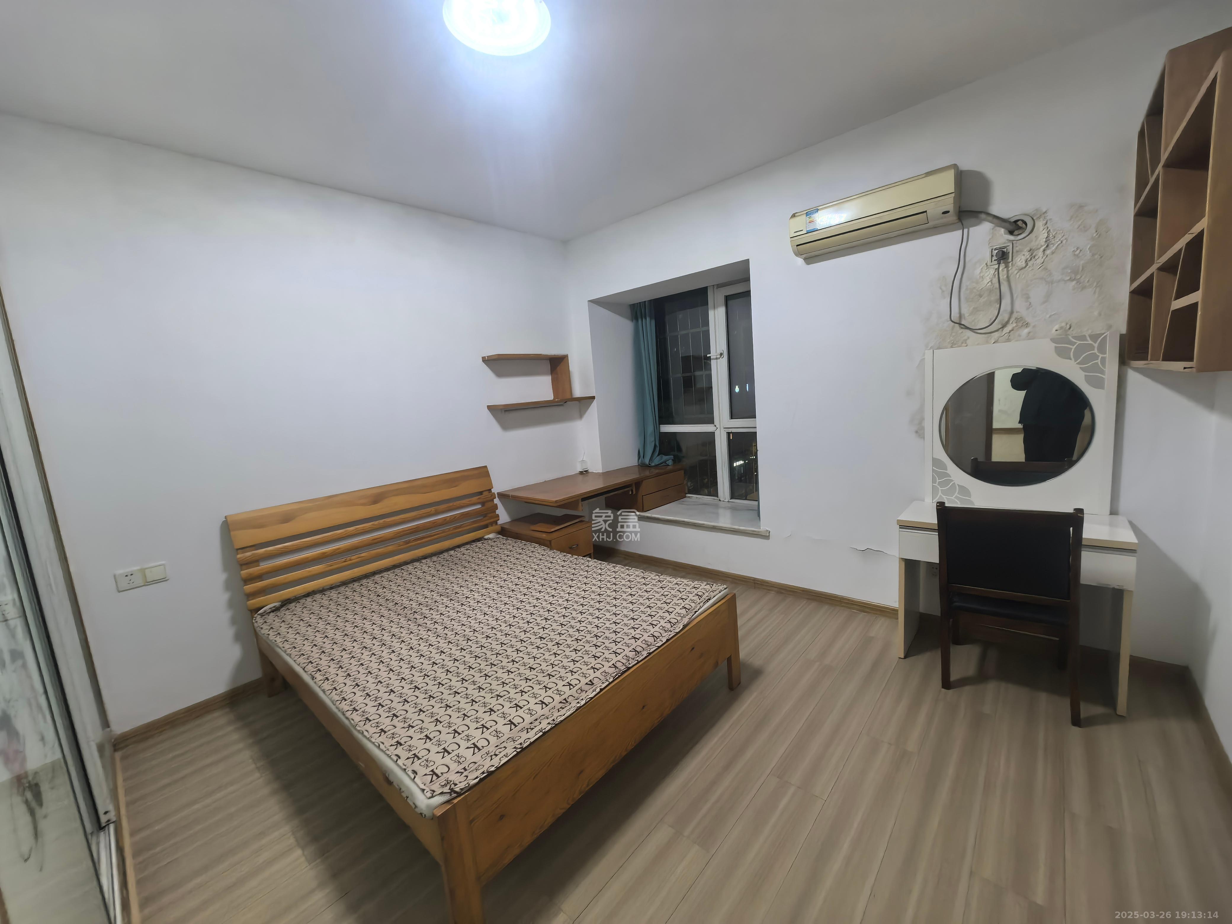 嘉逸名庭  3室2厅2卫   2600.00元/月室内图