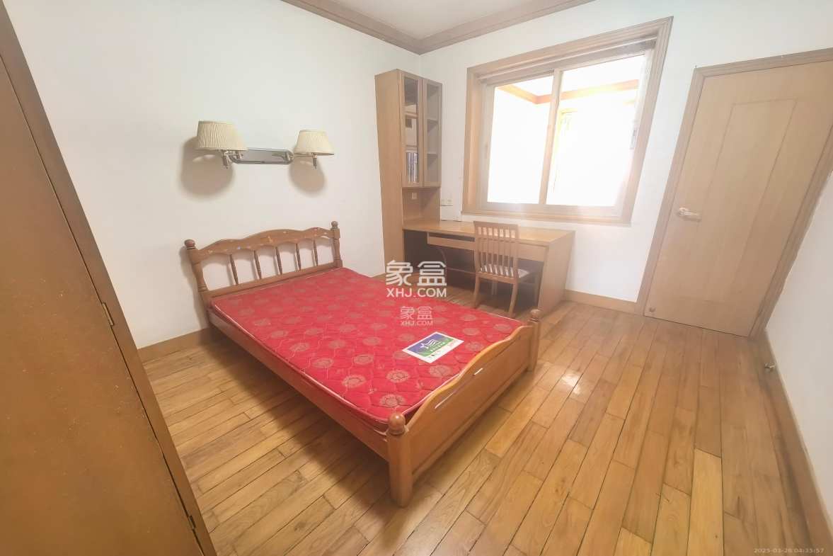 湘农桥社区 1室1厅1卫 2500.0元/月 湘农桥社区 1室1厅1卫 2500.0元/月室内图