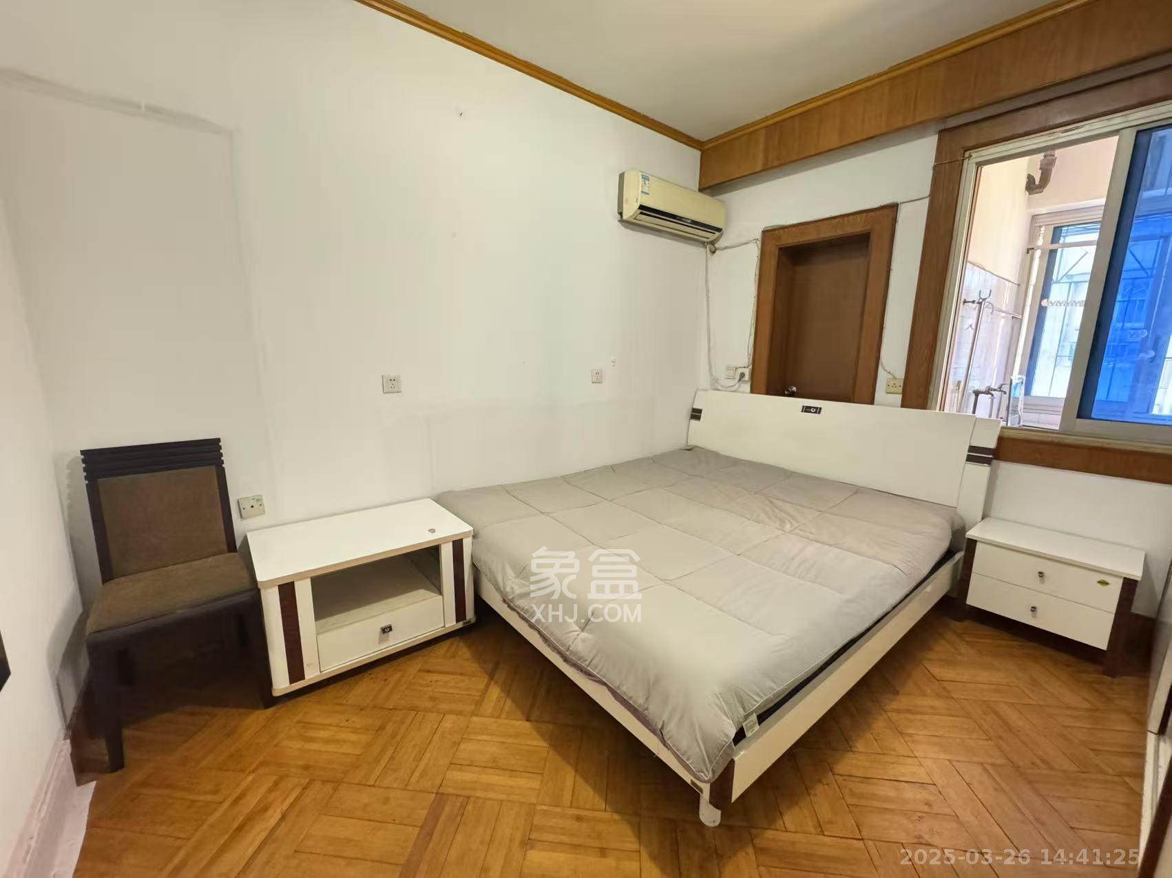 湘农桥社区 3室1厅1卫 2300.0元/月 湘农桥社区 3室1厅1卫 2300.0元/月室内图