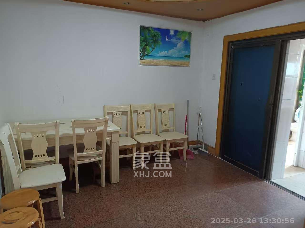 金三角花园  2室2厅1卫   1500.00元/月室内图