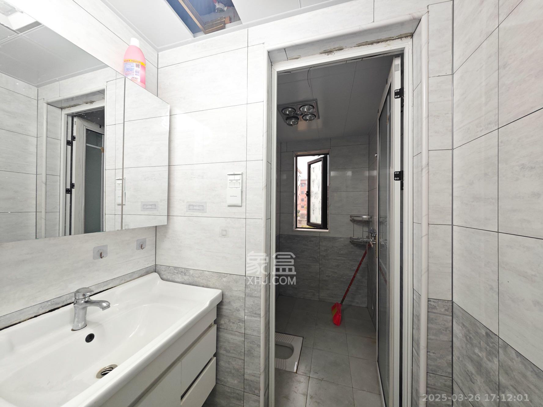中建嘉和城  3室2厅1卫   2200.00元/月室内图