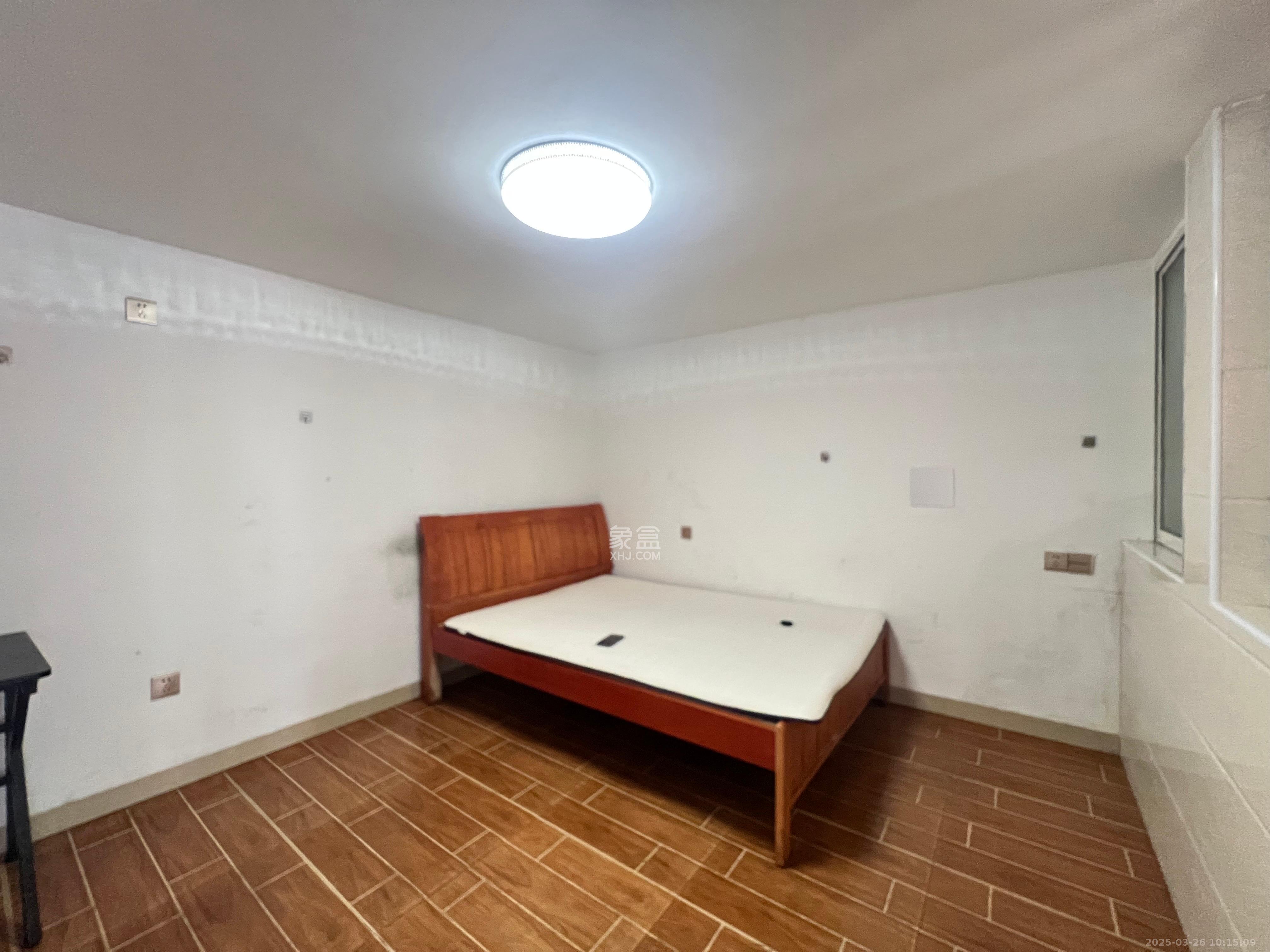 恩瑞麓山名园(龙王港小区) 1室0厅0卫 800.0元/月 恩瑞麓山名园(龙王港小区) 1室0厅0卫 800.0元/月室内图