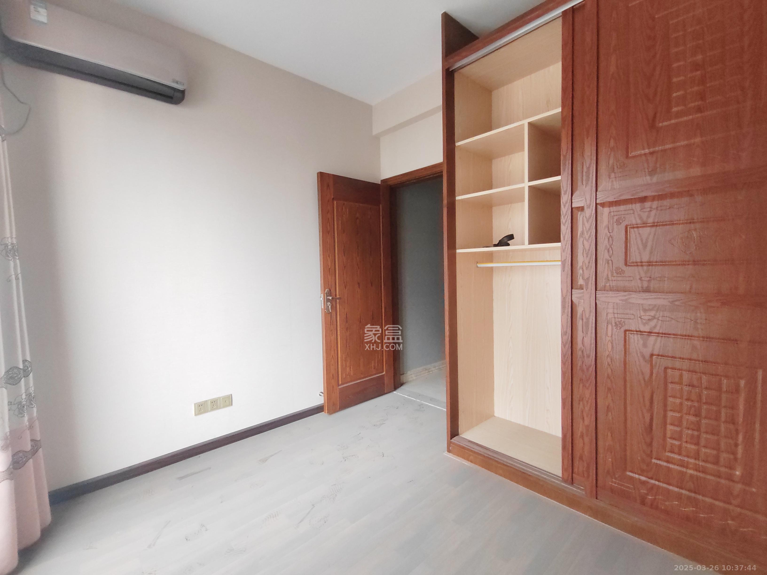 金茂梅溪湖 3室2厅1卫 3500.0元/月 金茂梅溪湖 3室2厅1卫 3500.0元/月室内图