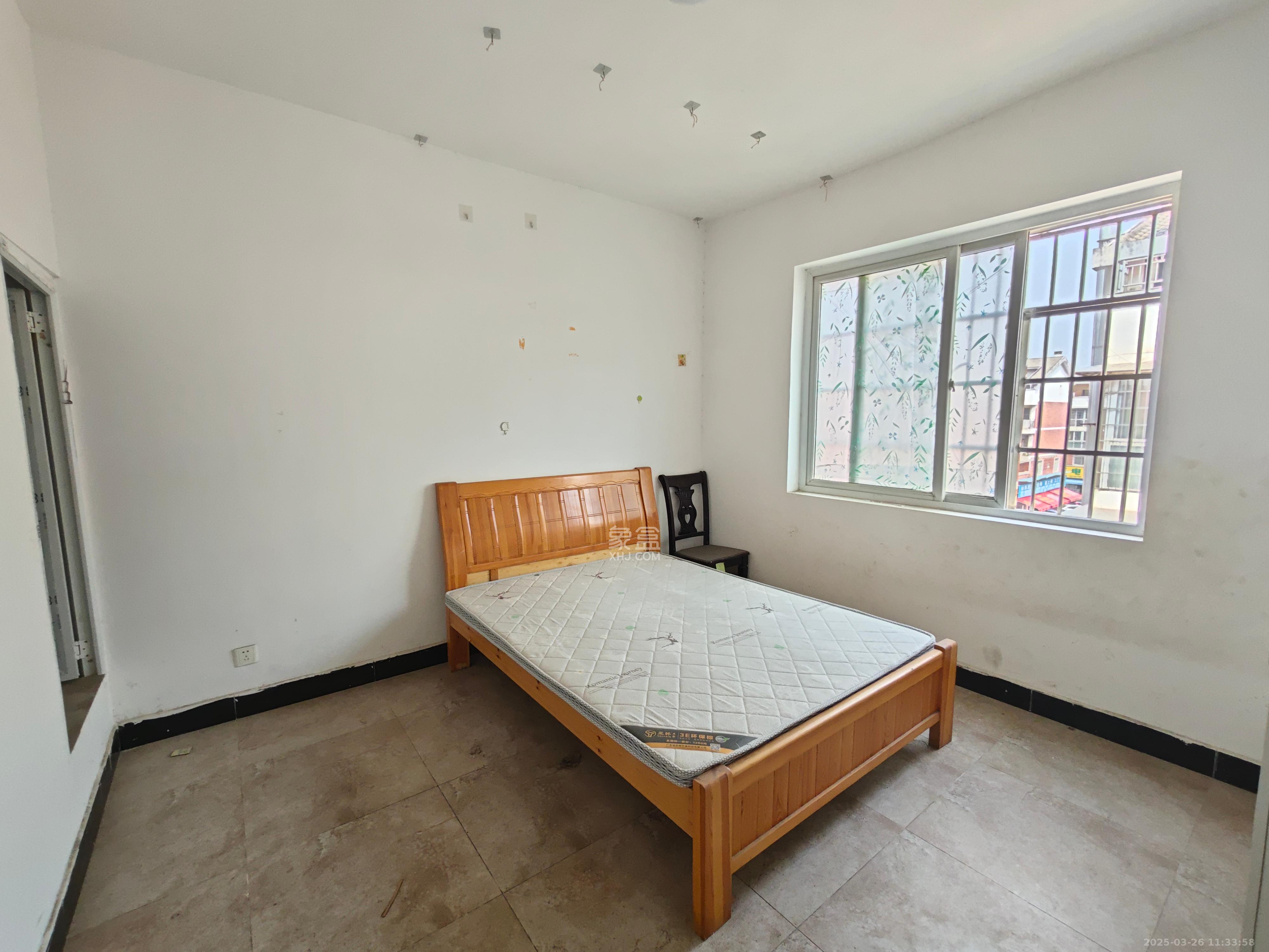 金鹰机电大市场  4室2厅1卫    1300.0元/月室内图