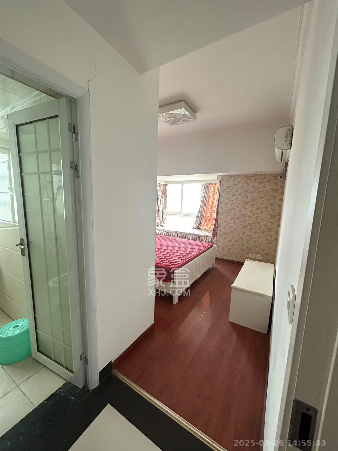 汀湘十里  3室2厅2卫    2200.0元/月 汀湘十里  3室2厅2卫    2200.0元/月