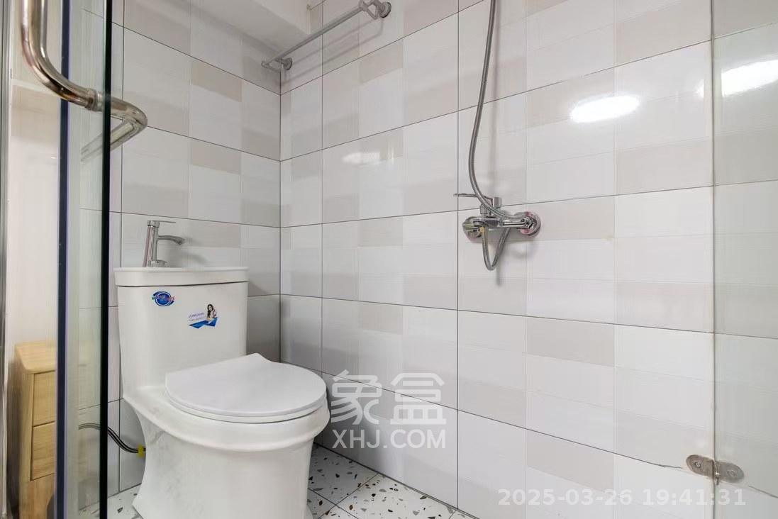 钱隆世家 3室1厅2卫 1800.0元/月 钱隆世家 3室1厅2卫 1800.0元/月室内图