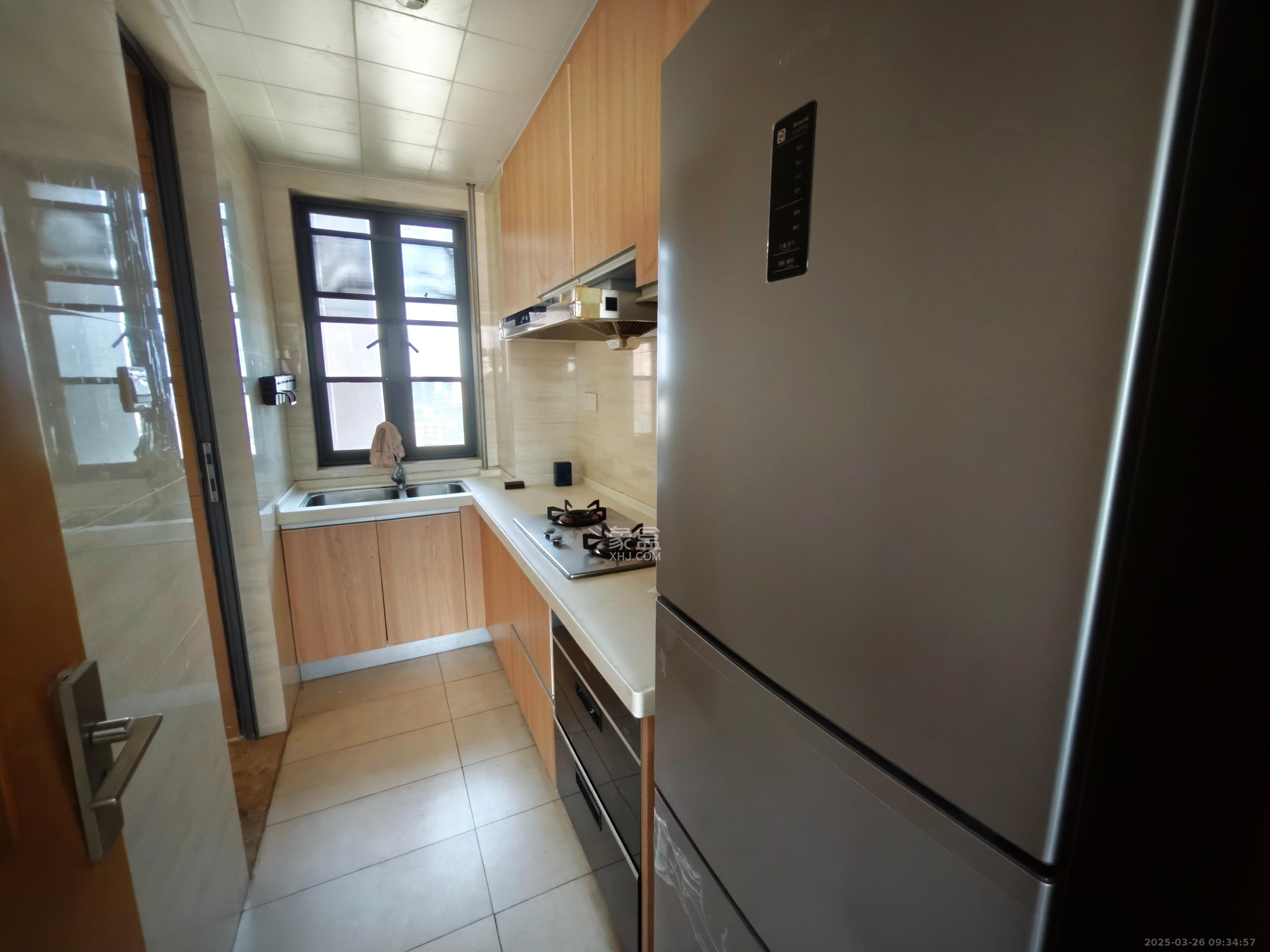 珠江郦城探香里 3室2厅1卫 2300.0元/月 珠江郦城探香里 3室2厅1卫 2300.0元/月室内图