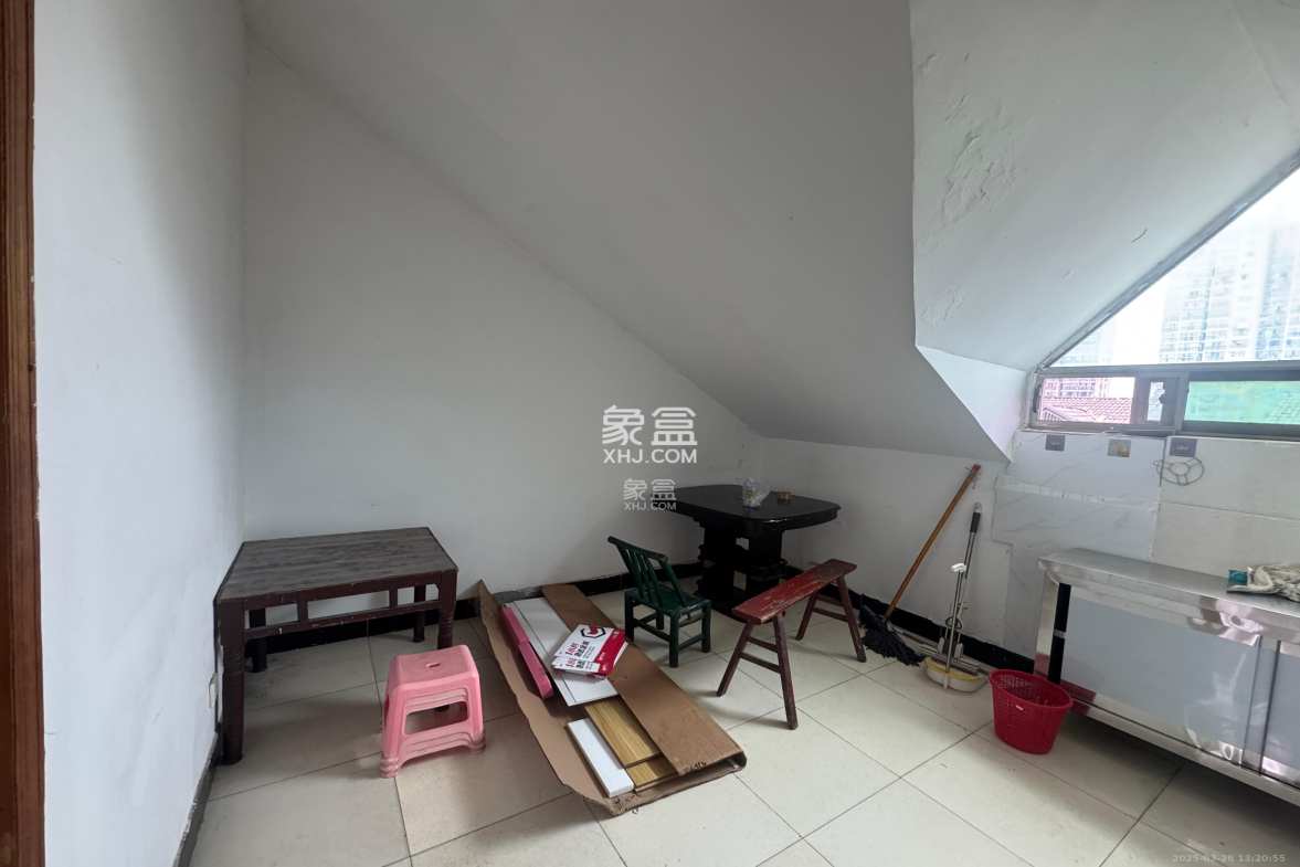 扬帆小区  1室1厅1卫    800.0元/月 扬帆小区  1室1厅1卫    800.0元/月室内图