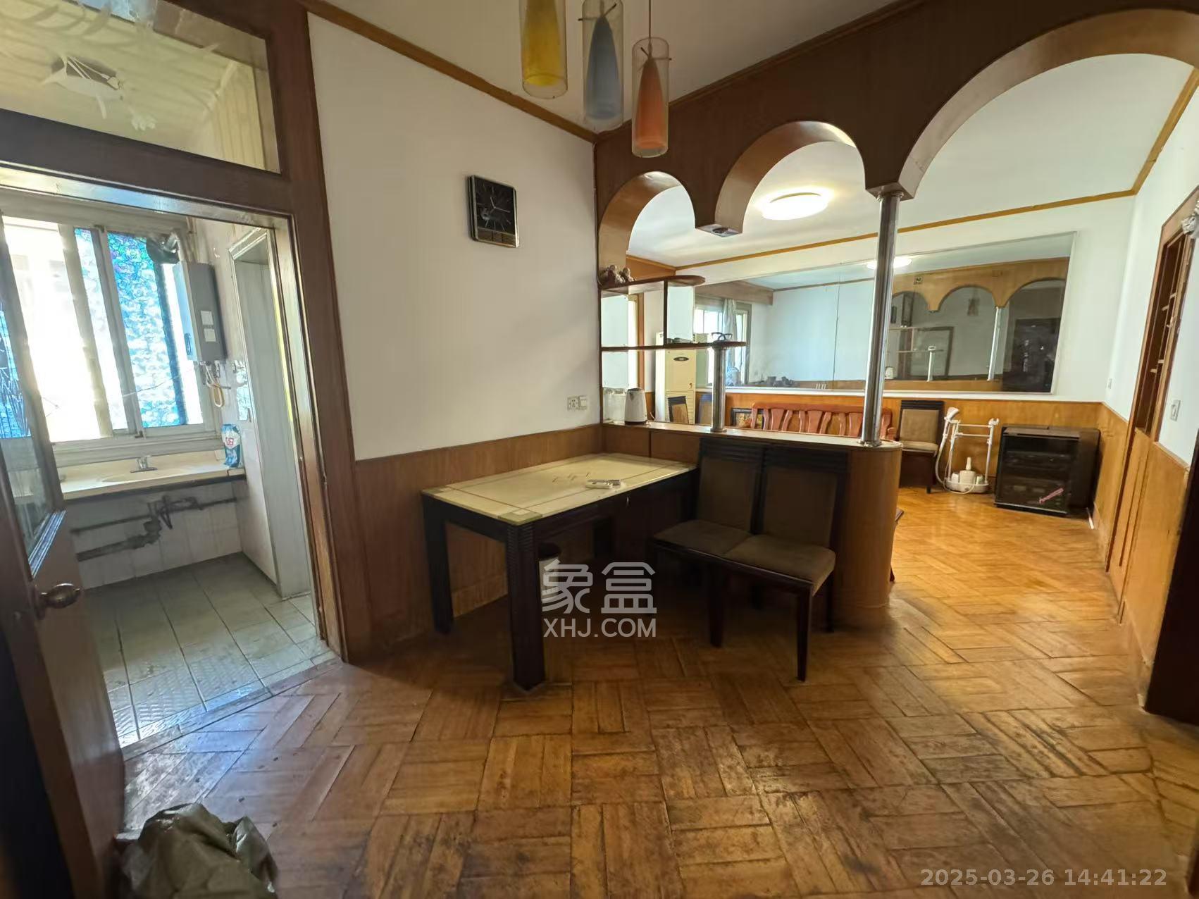 湘农桥社区 3室1厅1卫 2300.0元/月 湘农桥社区 3室1厅1卫 2300.0元/月室内图