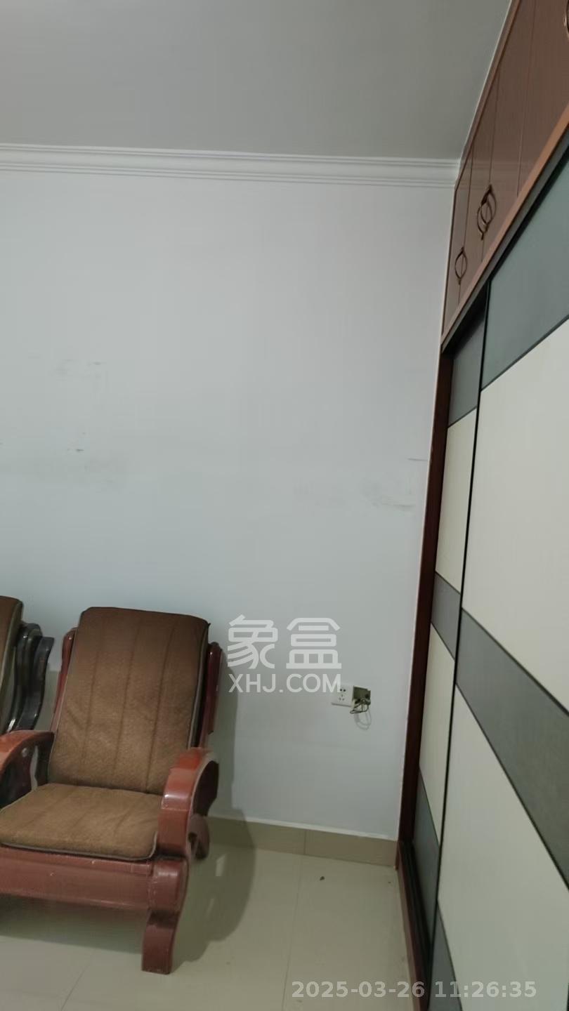 洋湖景园  3室1厅1卫   2300.00元/月室内图
