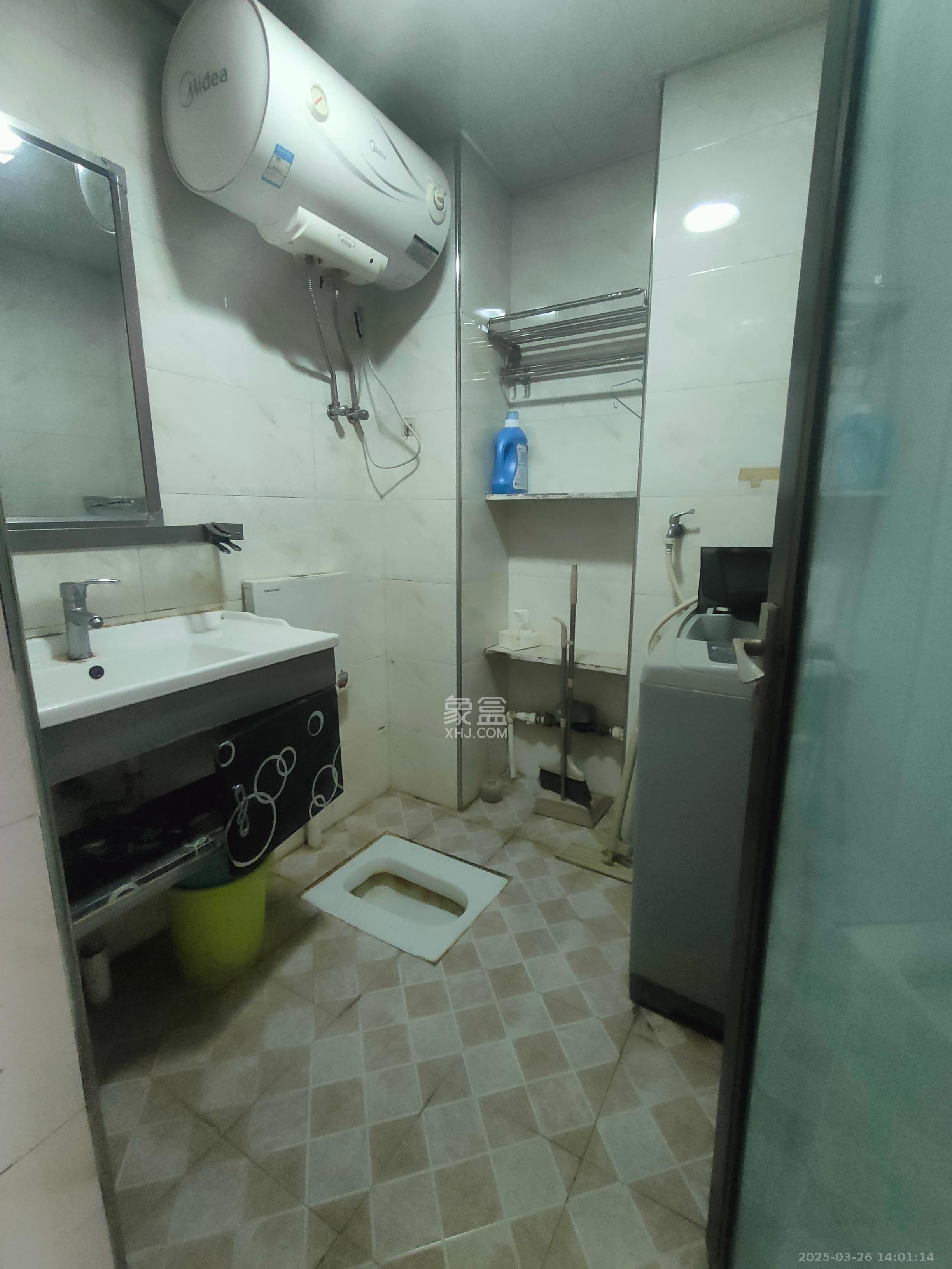 骑龙安置小区 1室1厅1卫 1200.0元/月 骑龙安置小区 1室1厅1卫 1200.0元/月室内图