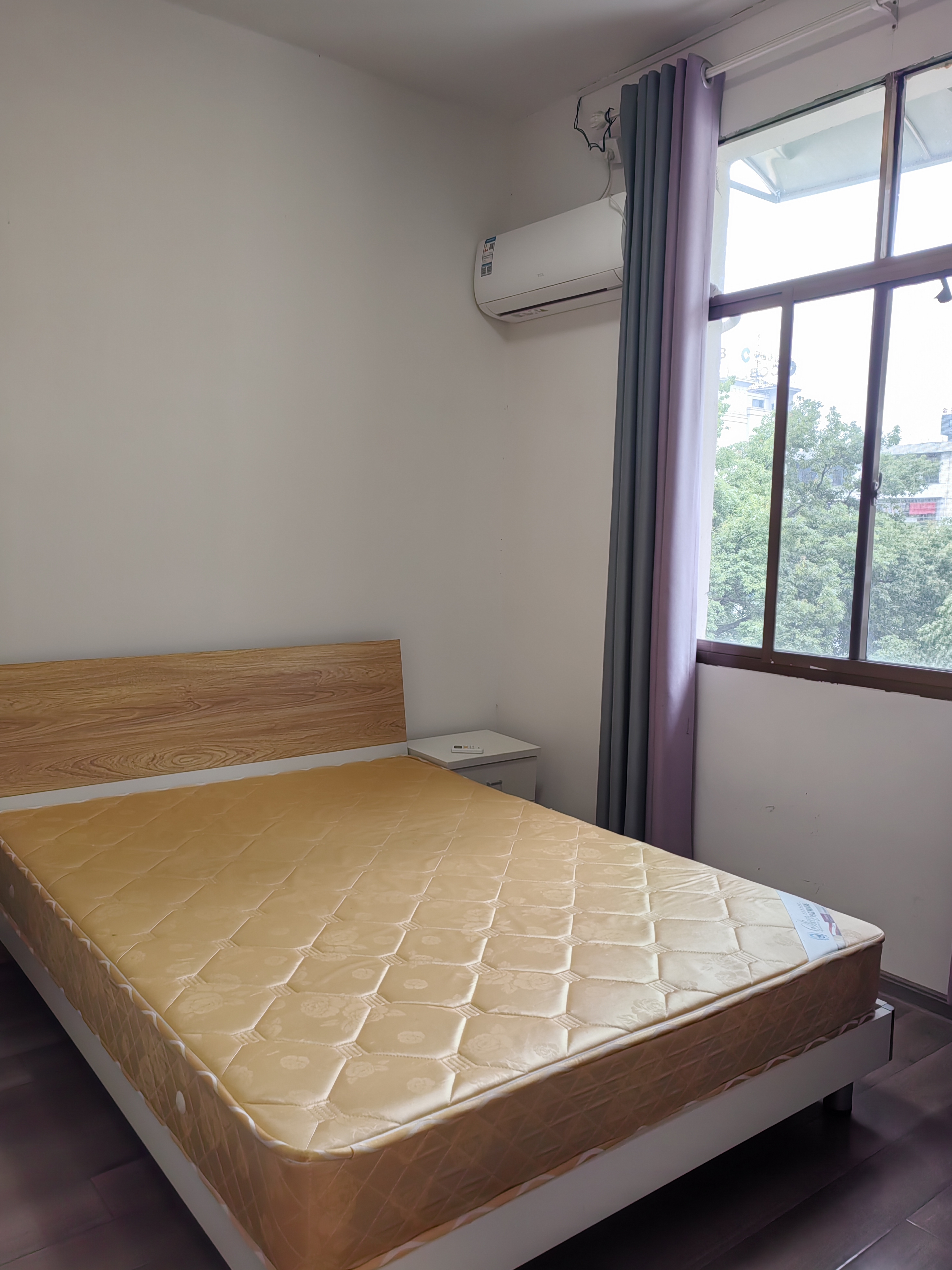 西湖一村 3室2厅1卫 1600.0元/月 西湖一村 3室2厅1卫 1600.0元/月室内图