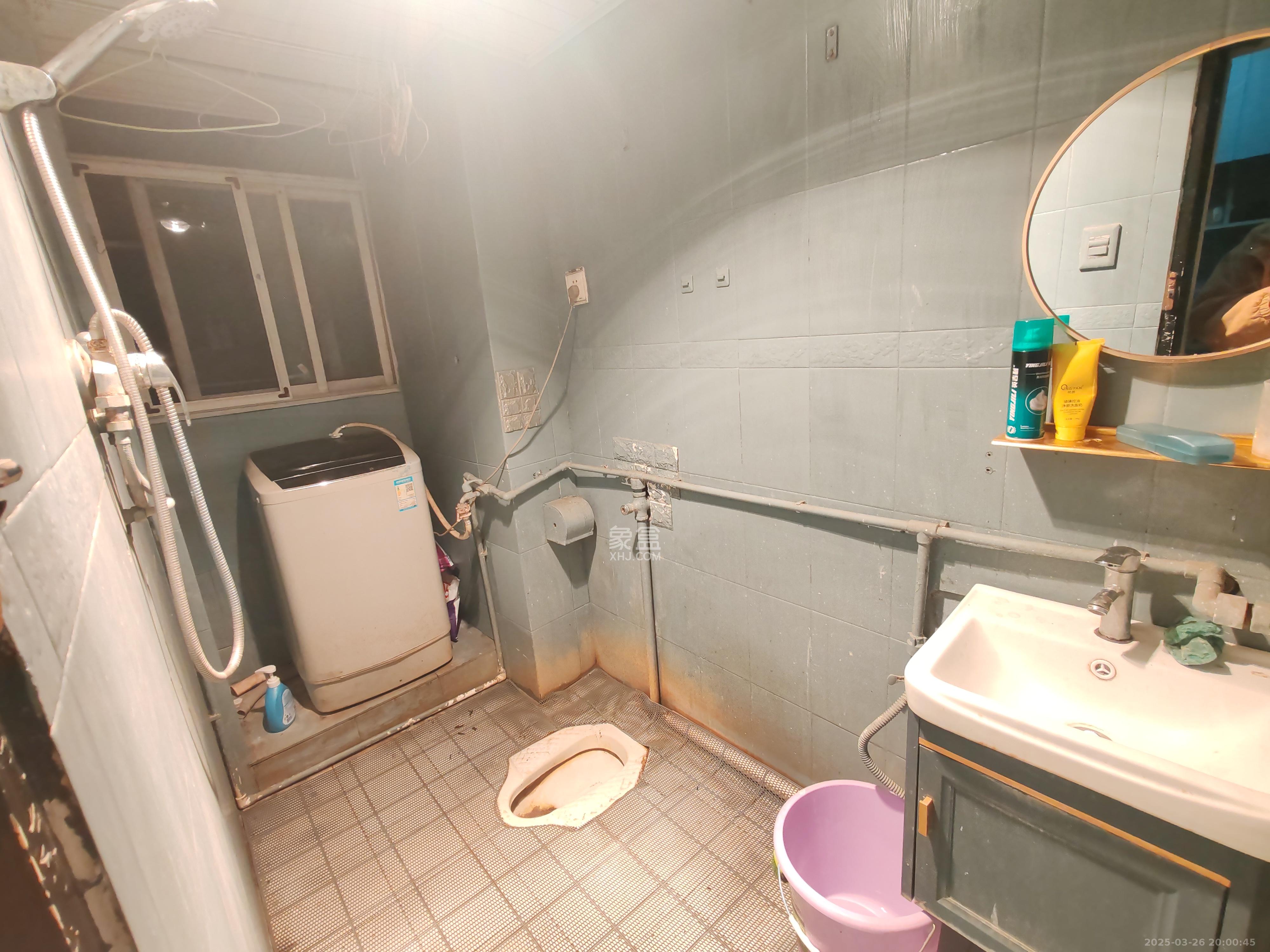 南建公寓 2室2厅1卫 900.0元/月 南建公寓 2室2厅1卫 900.0元/月室内图