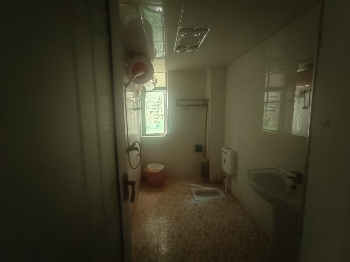 鹏利广场 4室2厅2卫 2400.0元/月 鹏利广场 4室2厅2卫 2400.0元/月室内图