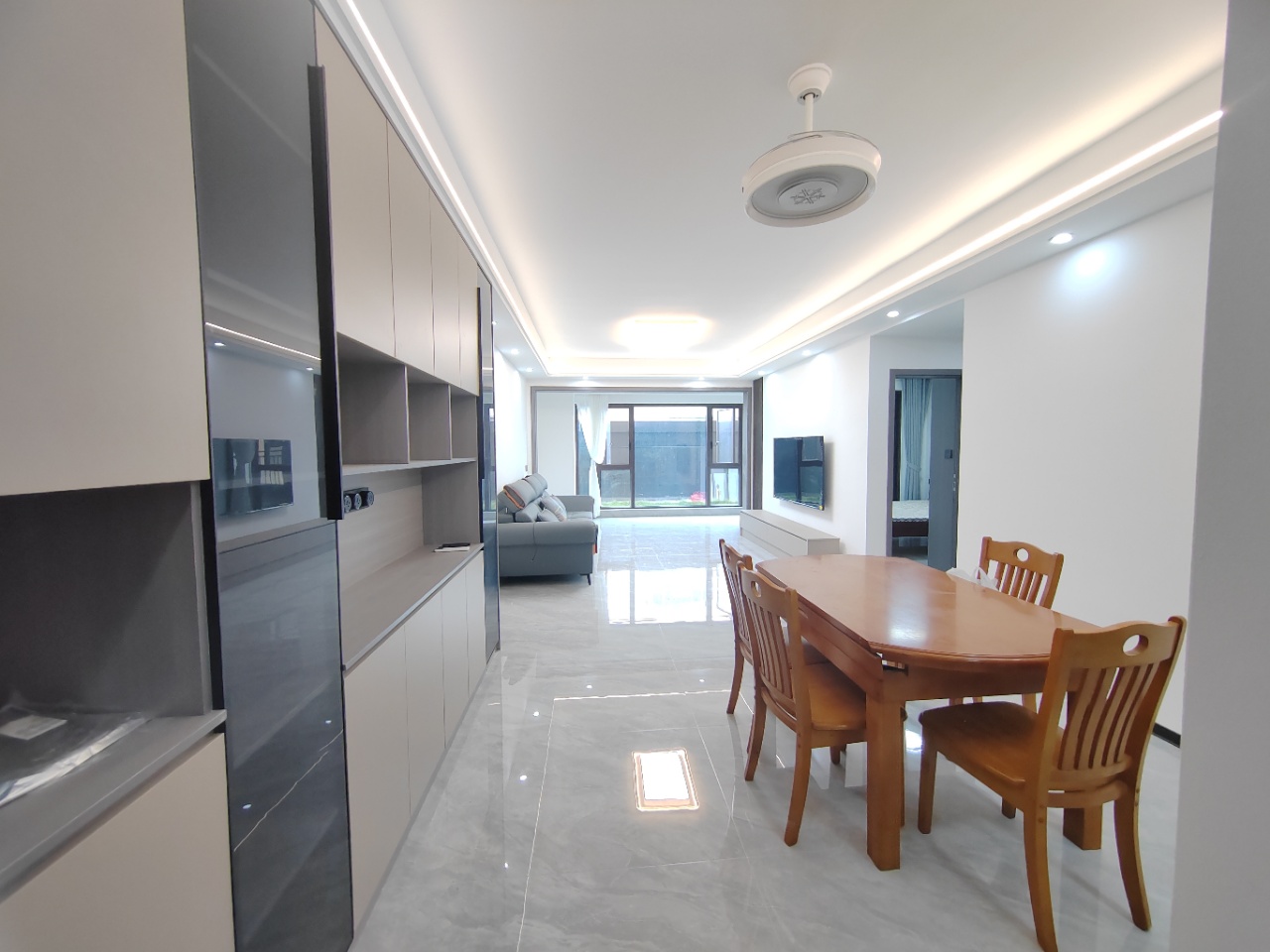 建发央著(悦发央著) 3室2厅1卫 2800.0元/月 建发央著(悦发央著) 3室2厅1卫 2800.0元/月室内图