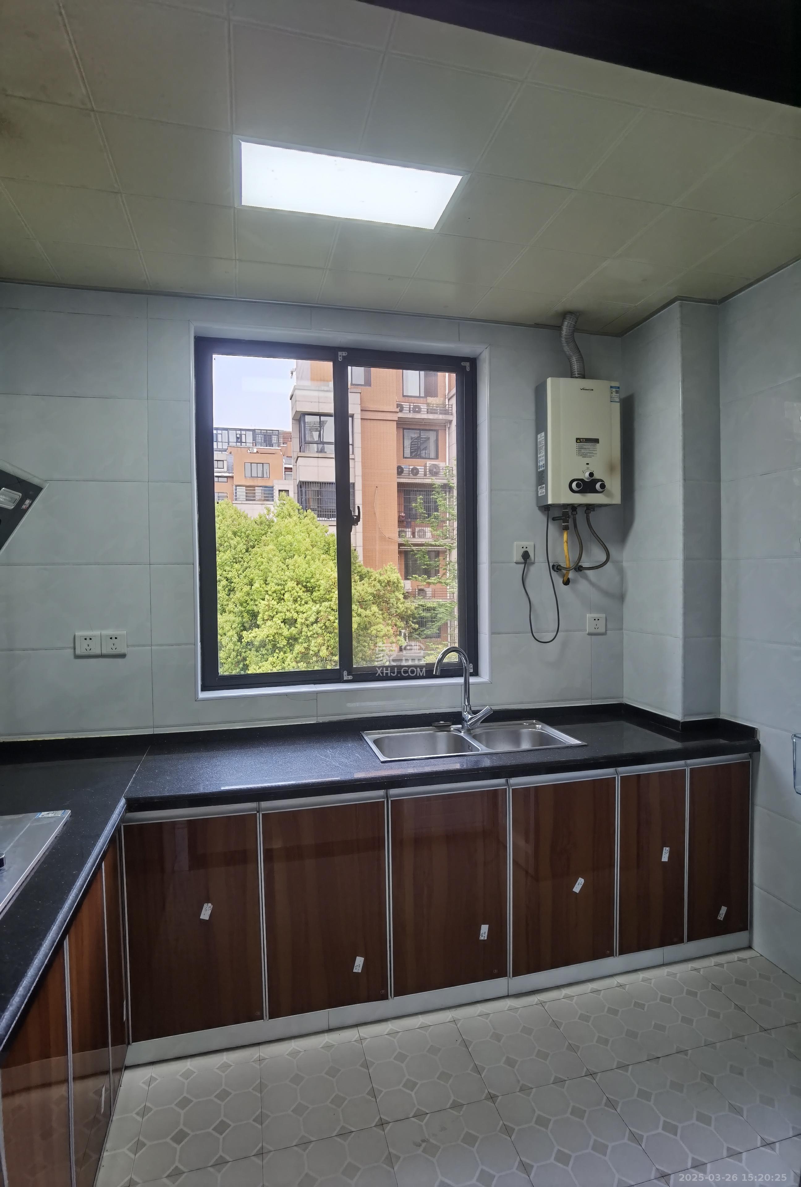 丽景华庭 3室2厅1卫 1600.0元/月 丽景华庭 3室2厅1卫 1600.0元/月室内图