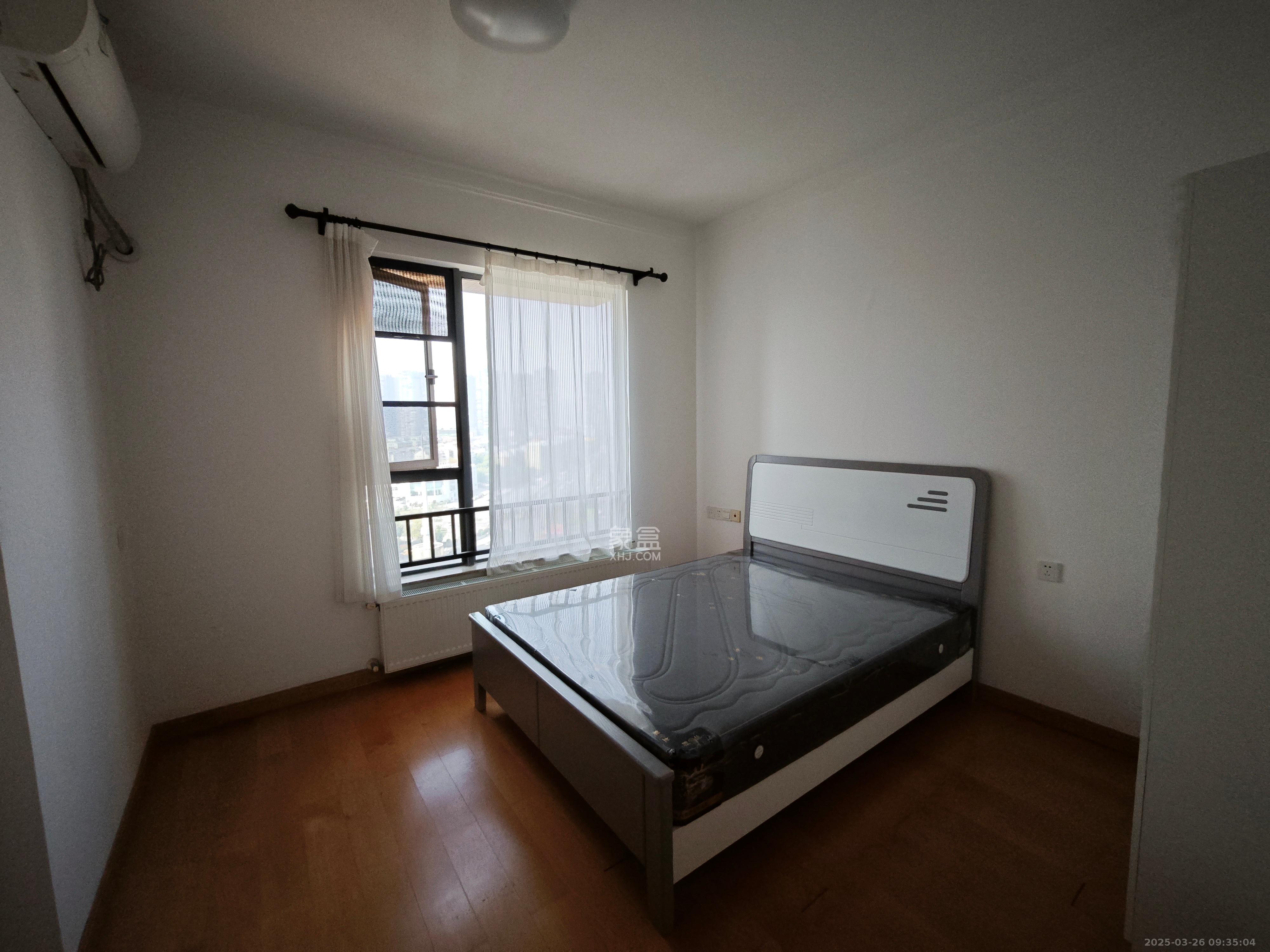 珠江郦城探香里 3室2厅1卫 2300.0元/月 珠江郦城探香里 3室2厅1卫 2300.0元/月室内图