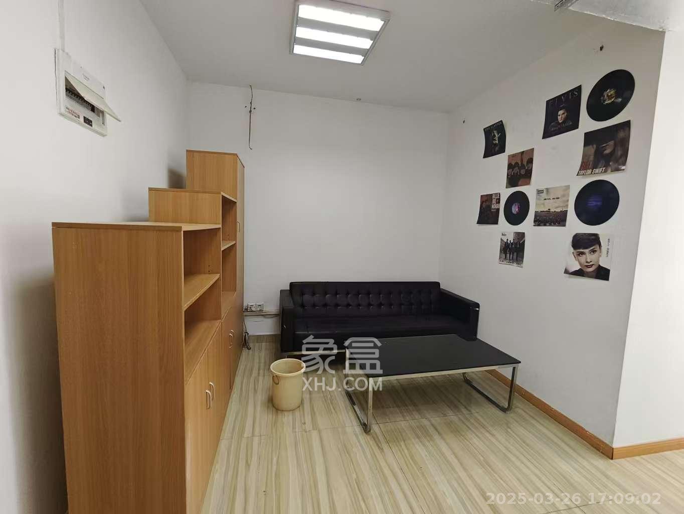 德思勤城市广场（宝格丽公寓）  1室0厅0卫   11000.00元/月