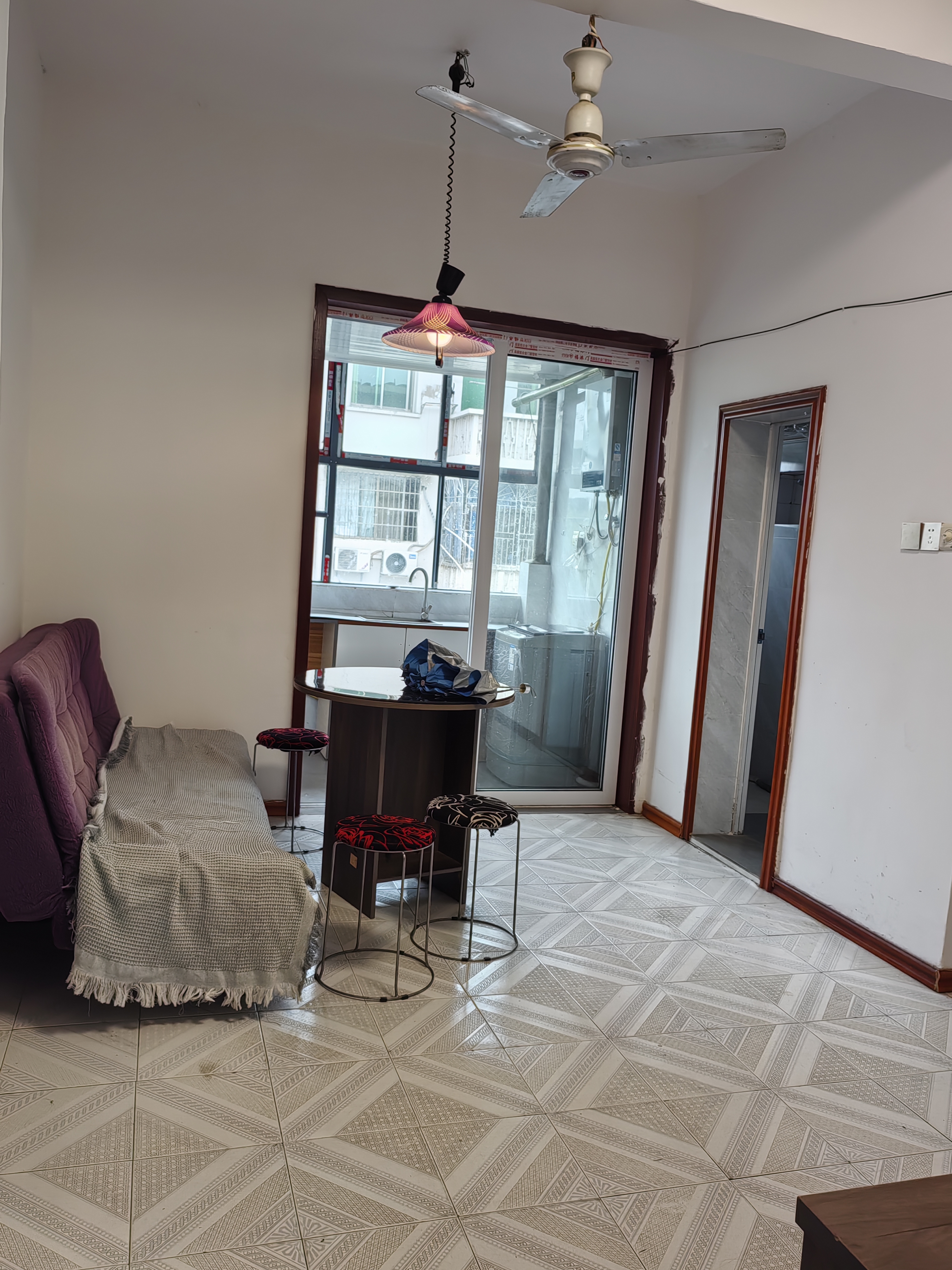 西湖一村 3室2厅1卫 1600.0元/月 西湖一村 3室2厅1卫 1600.0元/月室内图