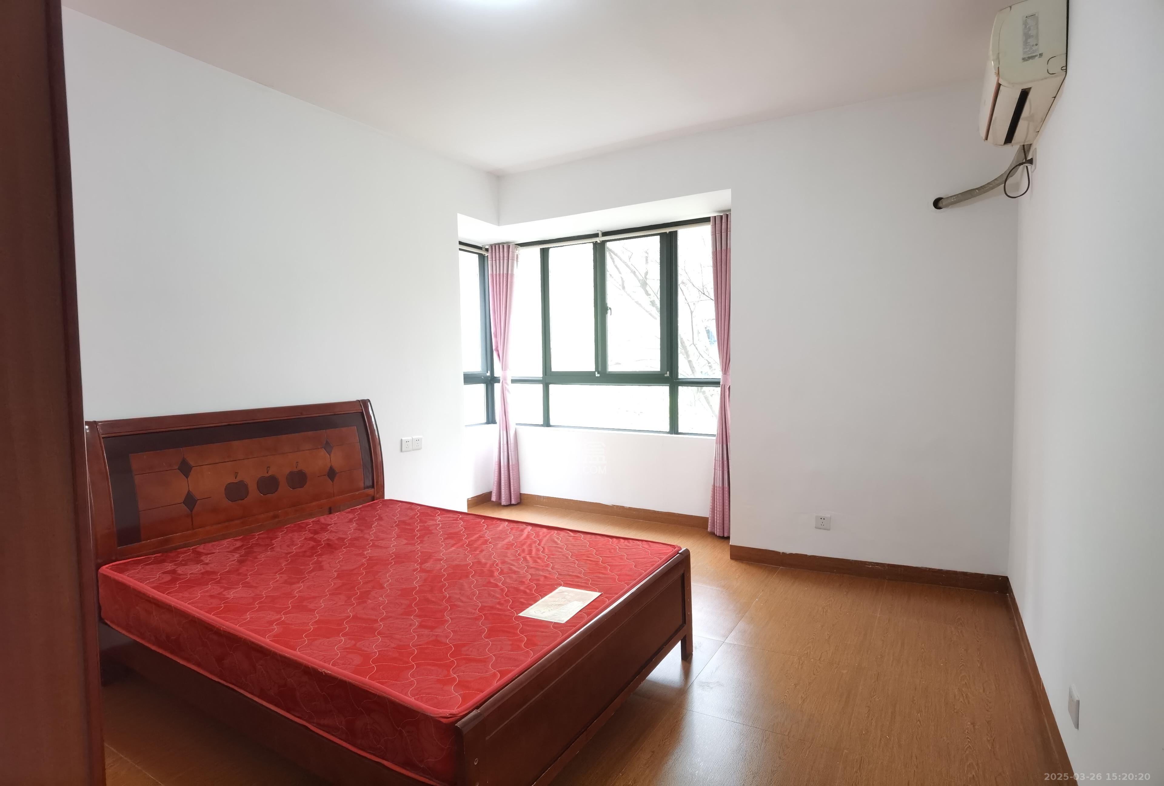 丽景华庭 3室2厅1卫 1600.0元/月 丽景华庭 3室2厅1卫 1600.0元/月室内图