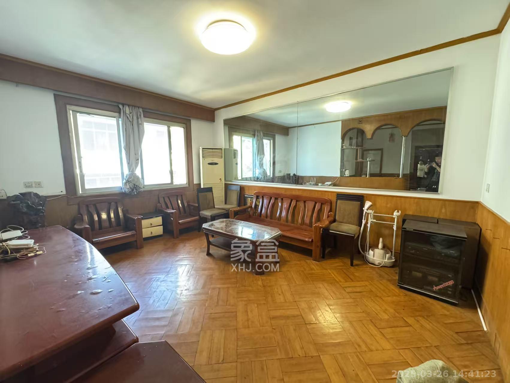 湘农桥社区 3室1厅1卫 2300.0元/月 湘农桥社区 3室1厅1卫 2300.0元/月室内图