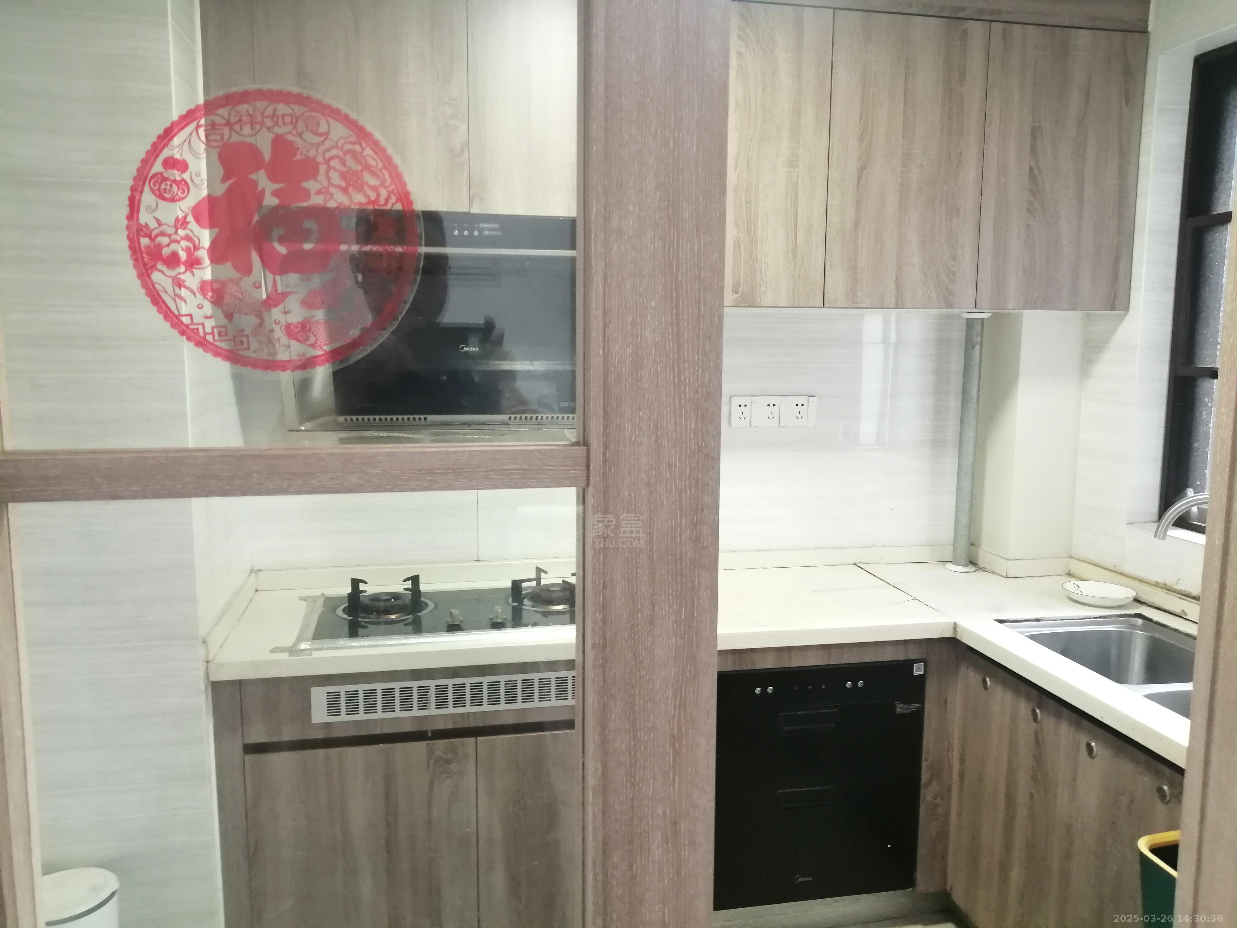 美的翰城  3室2厅2卫   1800.00元/月室内图