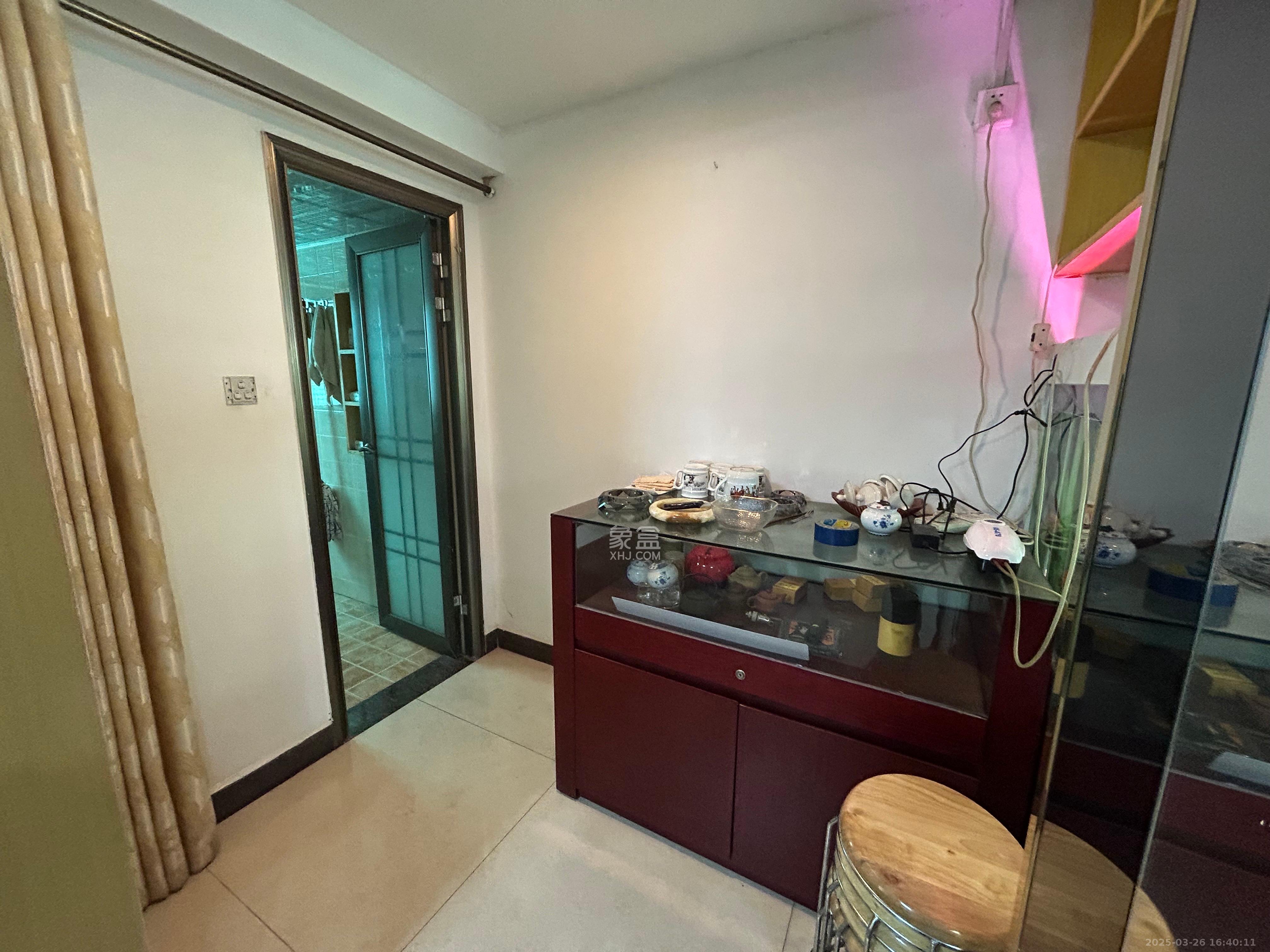 桃花古潭小区(天际绿洲) 4室2厅2卫 5000.0元/月 桃花古潭小区(天际绿洲) 4室2厅2卫 5000.0元/月室内图