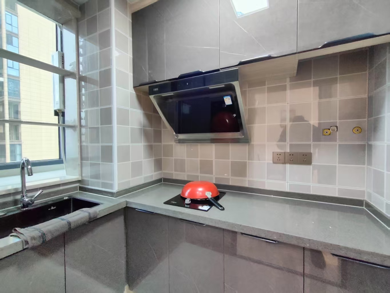 保利香槟国际 1室0厅0卫 1300.0元/月 保利香槟国际 1室0厅0卫 1300.0元/月室内图