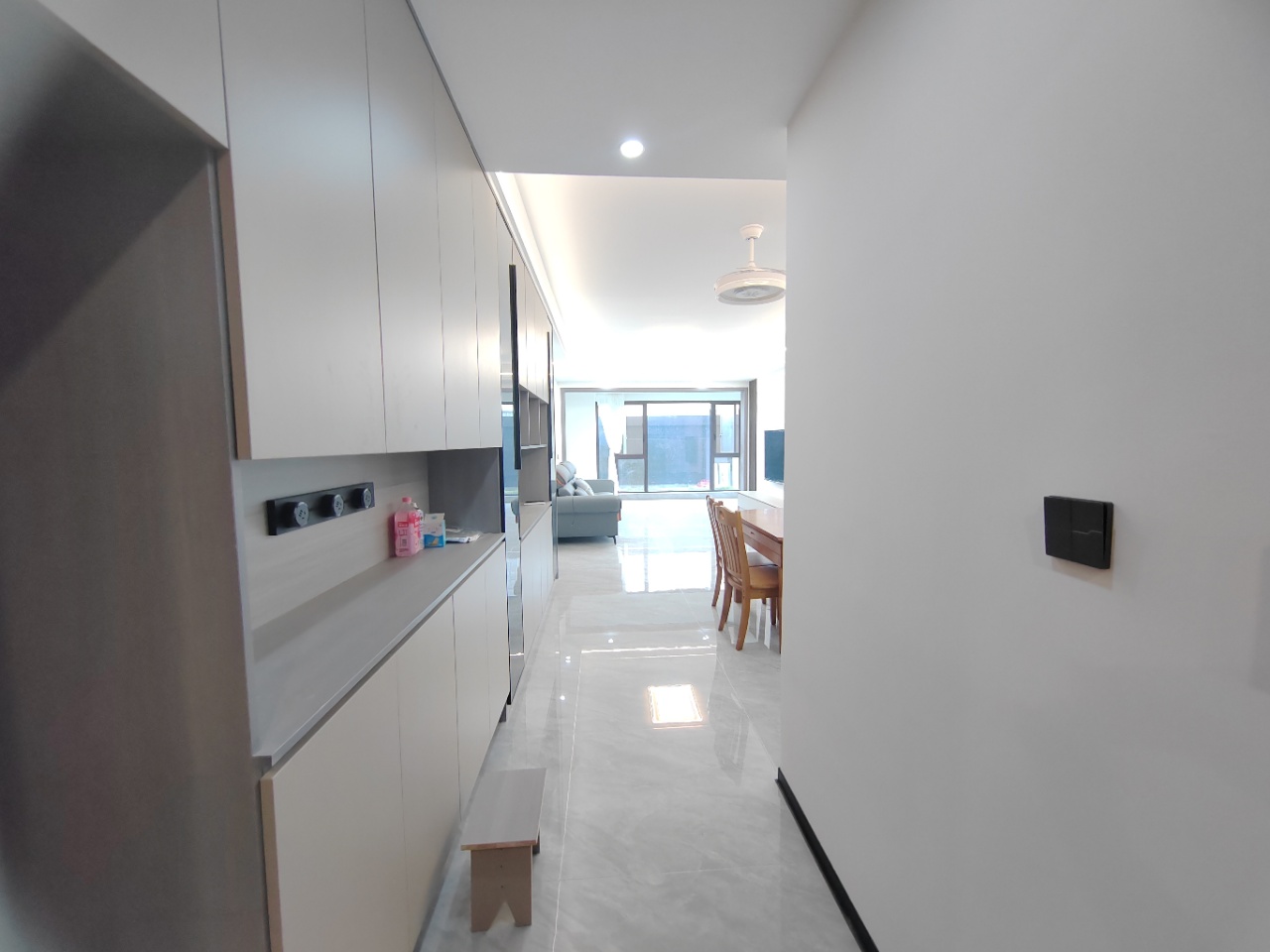 建发央著(悦发央著) 3室2厅1卫 2800.0元/月 建发央著(悦发央著) 3室2厅1卫 2800.0元/月室内图