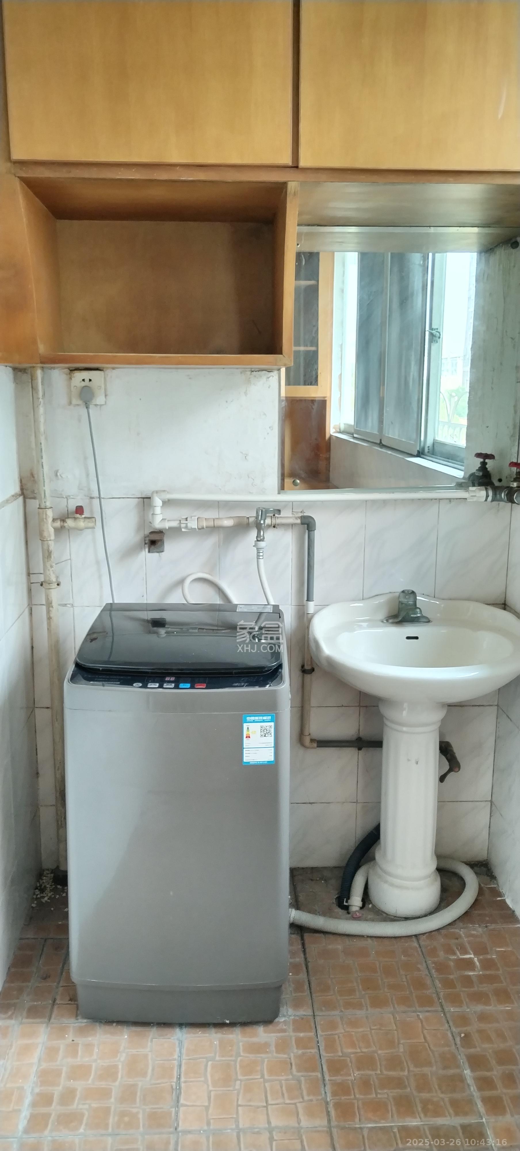 三湘小区  2室2厅1卫   1400.00元/月室内图