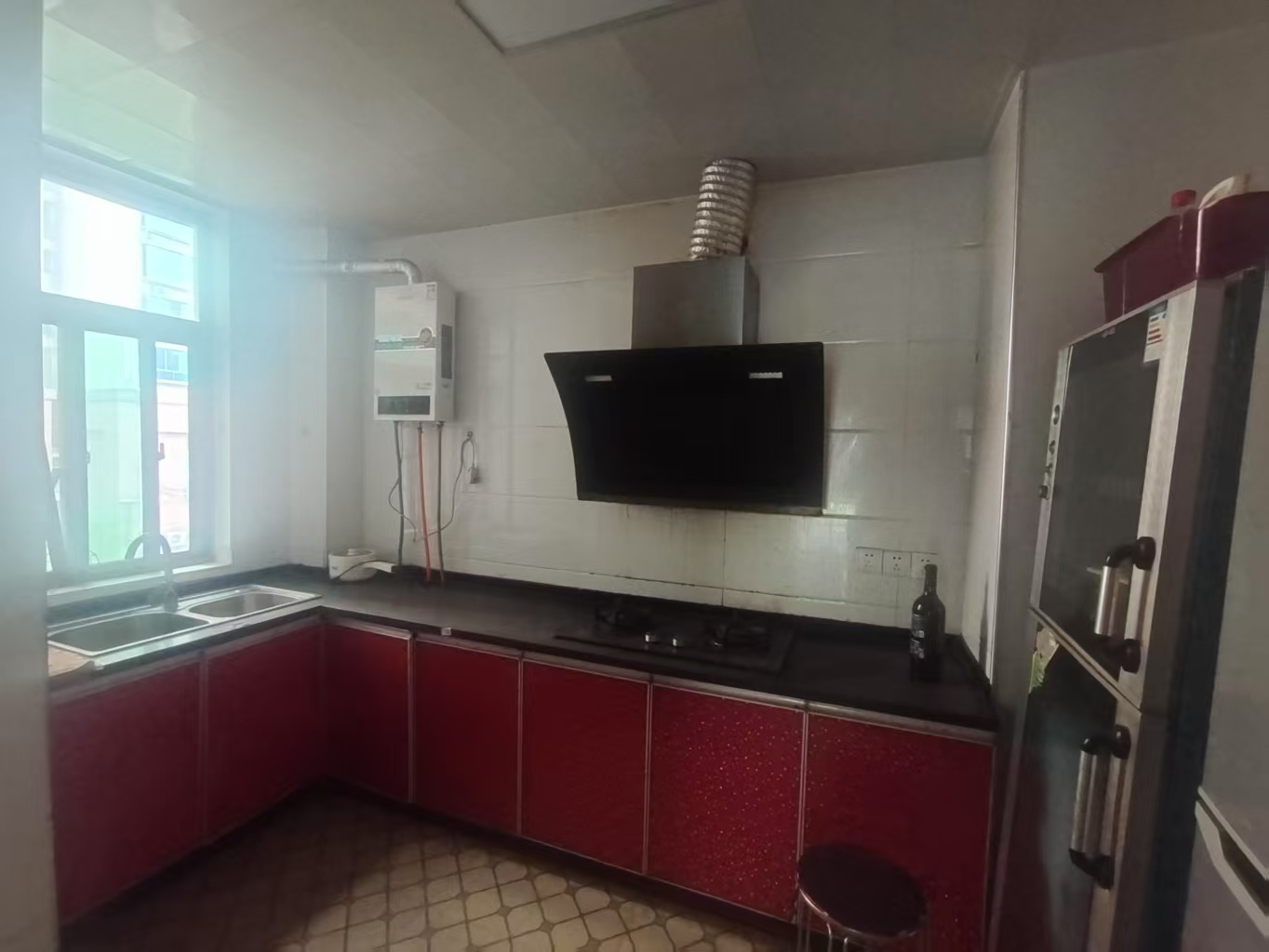 鹏利广场 4室2厅2卫 2400.0元/月 鹏利广场 4室2厅2卫 2400.0元/月室内图