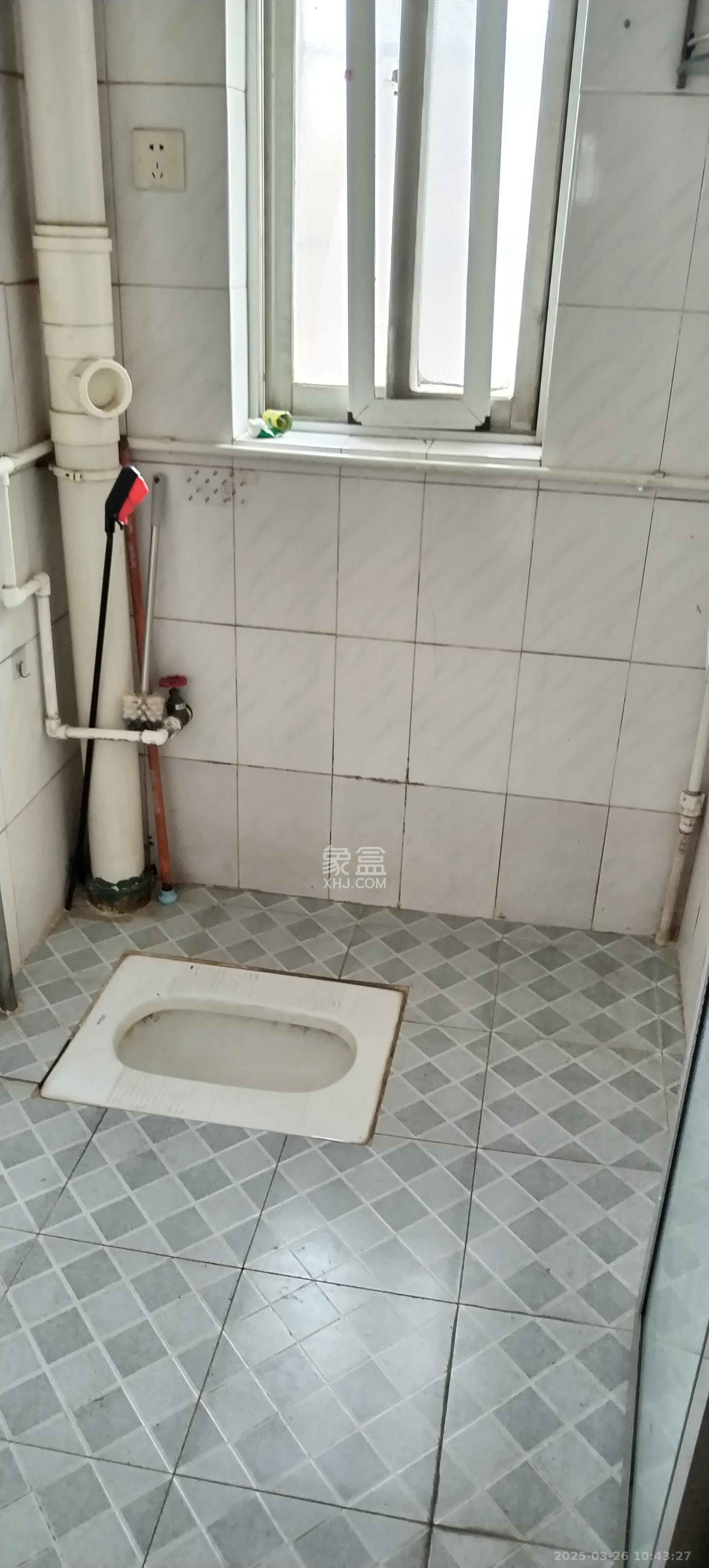 三湘小区  2室2厅1卫   1400.00元/月室内图