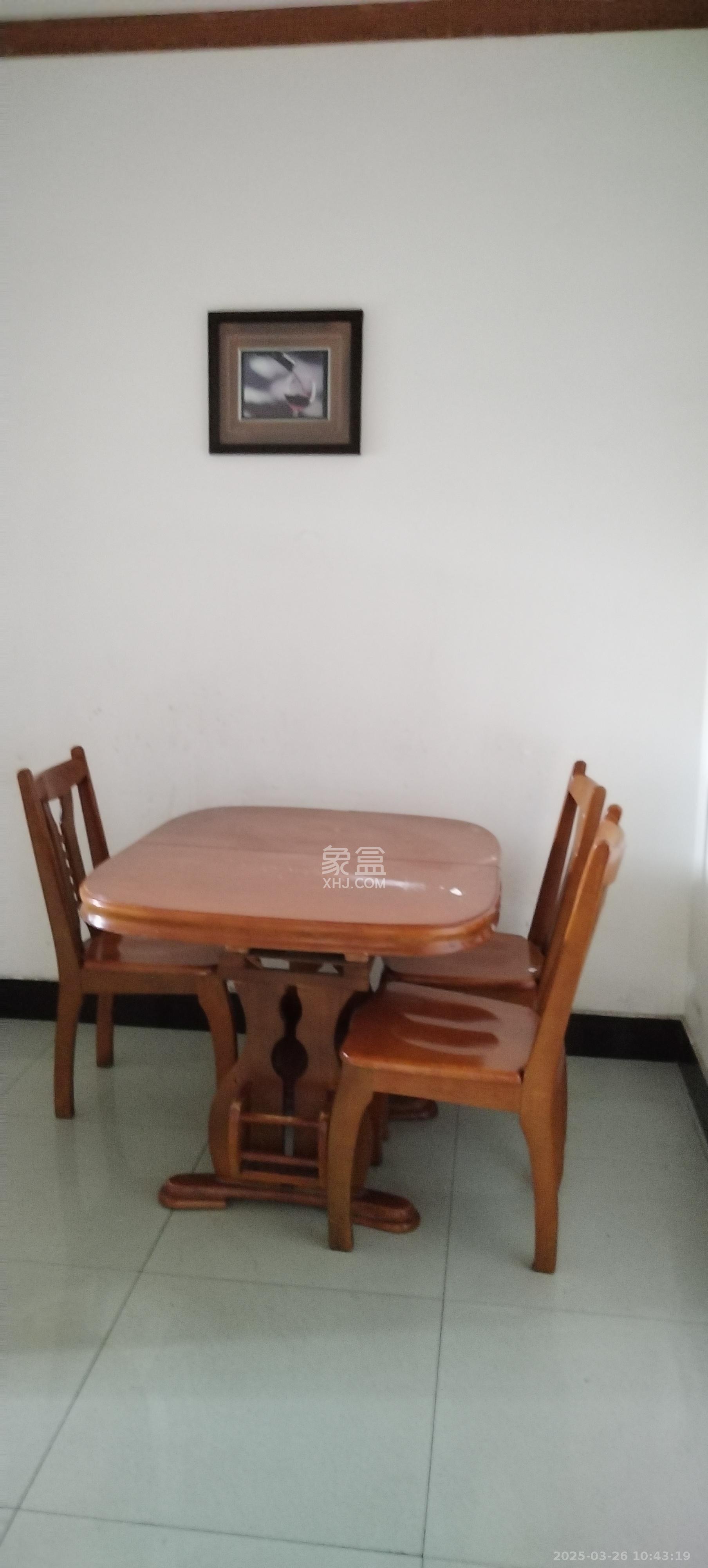 三湘小区  2室2厅1卫   1400.00元/月室内图
