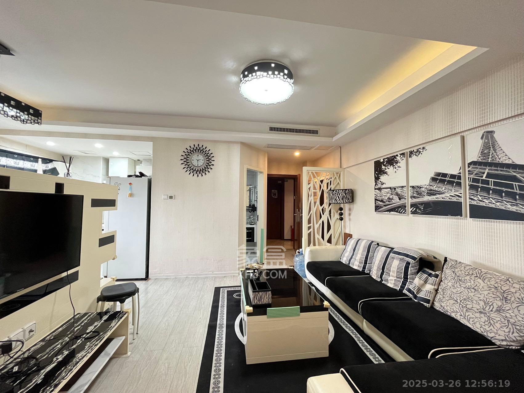 东怡外国(南湖一号) 2室1厅1卫 3200.0元/月 东怡外国(南湖一号) 2室1厅1卫 3200.0元/月室内图