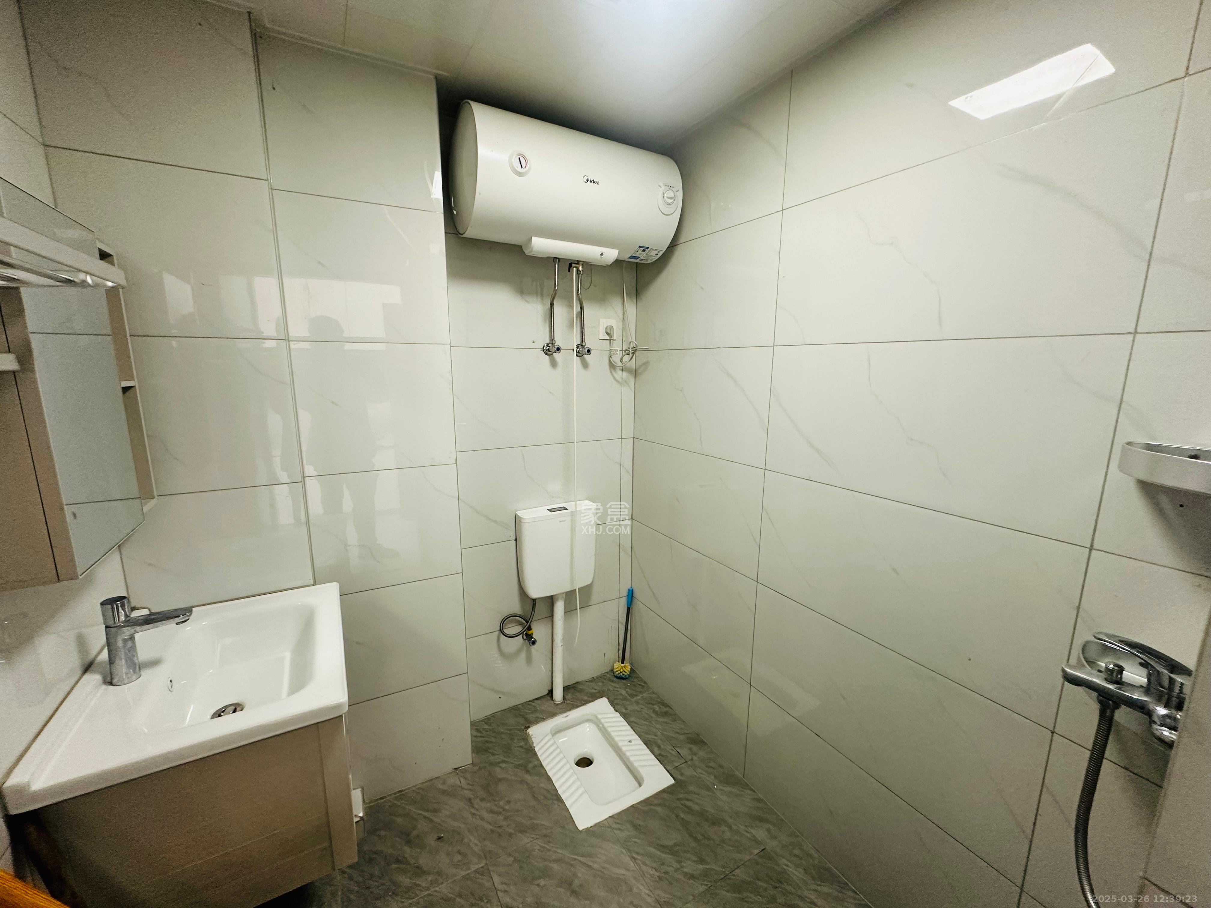 诺德滨江逸园（中铁逸园）  1室1厅1卫    1600.0元/月室内图