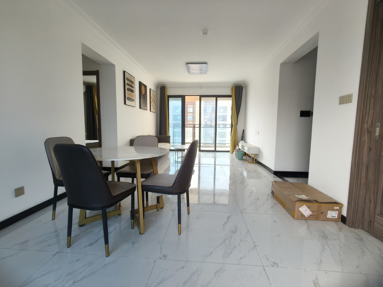 碧桂园公园上城 3室2厅2卫 193.0万 碧桂园公园上城 3室2厅2卫 193.0万室内图