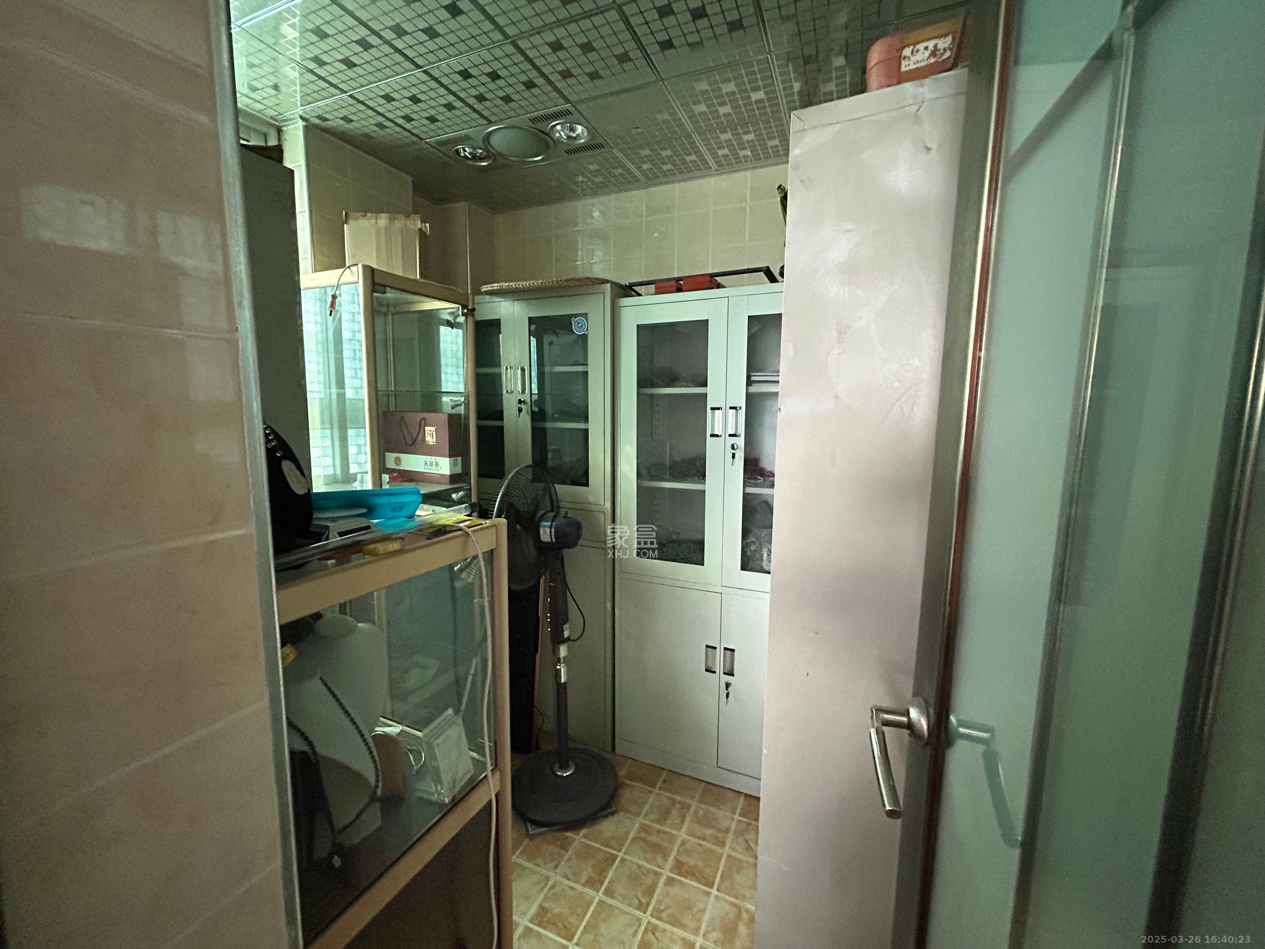 桃花古潭小区(天际绿洲) 4室2厅2卫 5000.0元/月 桃花古潭小区(天际绿洲) 4室2厅2卫 5000.0元/月室内图