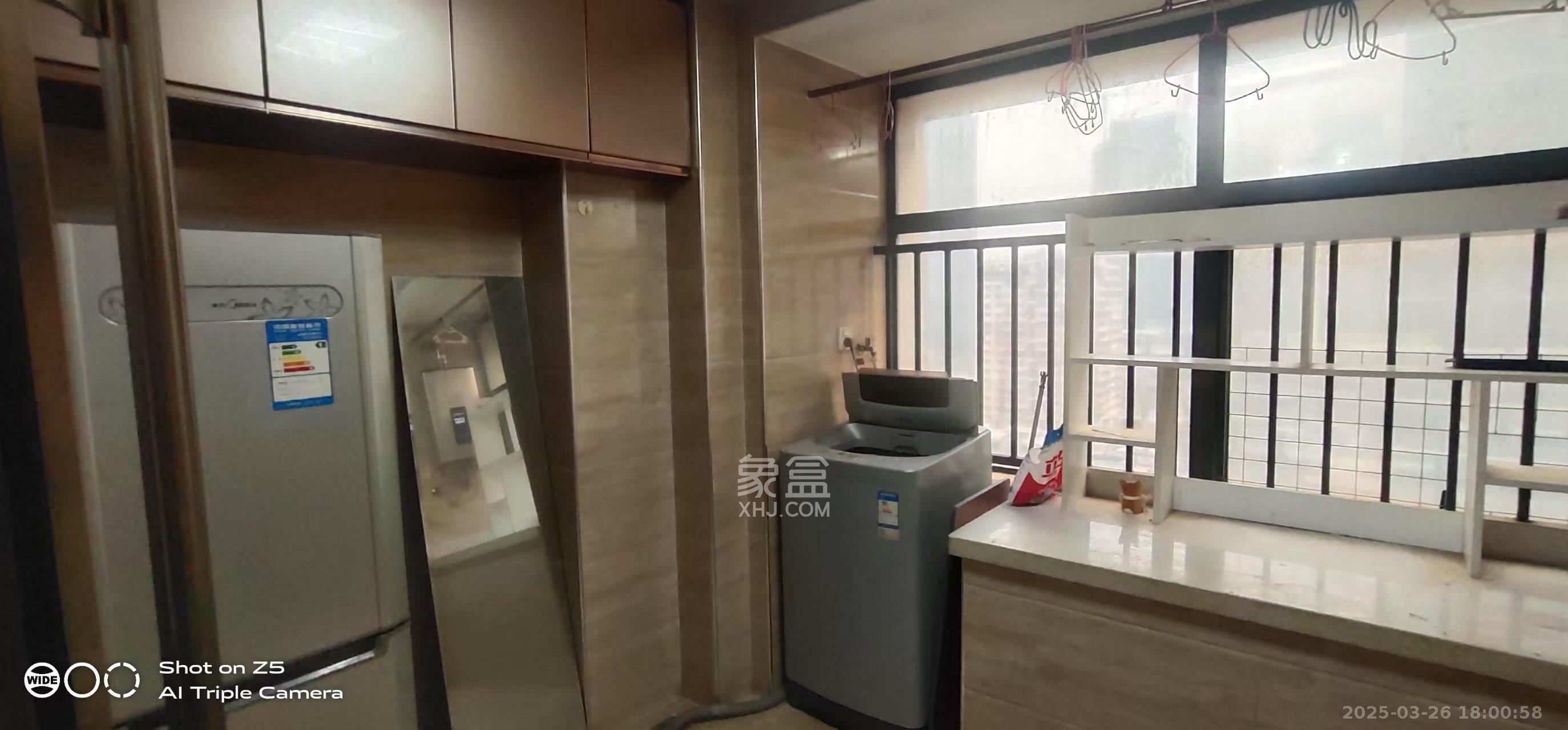 蓝湾国际广场 1室1厅1卫 1300.0元/月 蓝湾国际广场 1室1厅1卫 1300.0元/月室内图