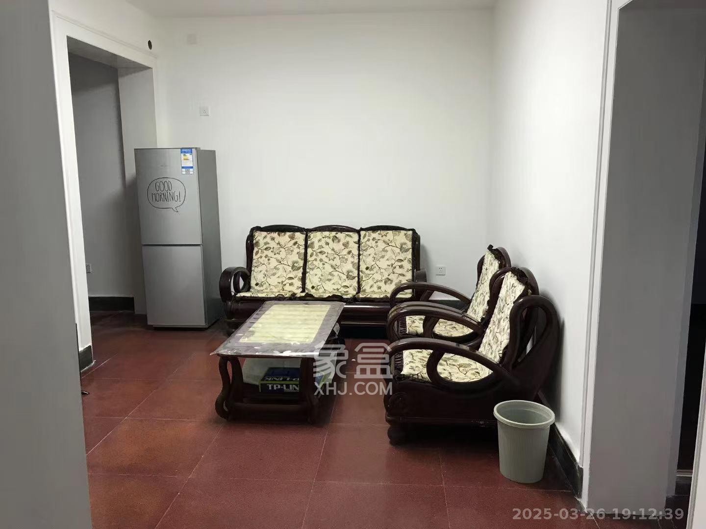 桐荫里社区  2室1厅1卫   2500.00元/月