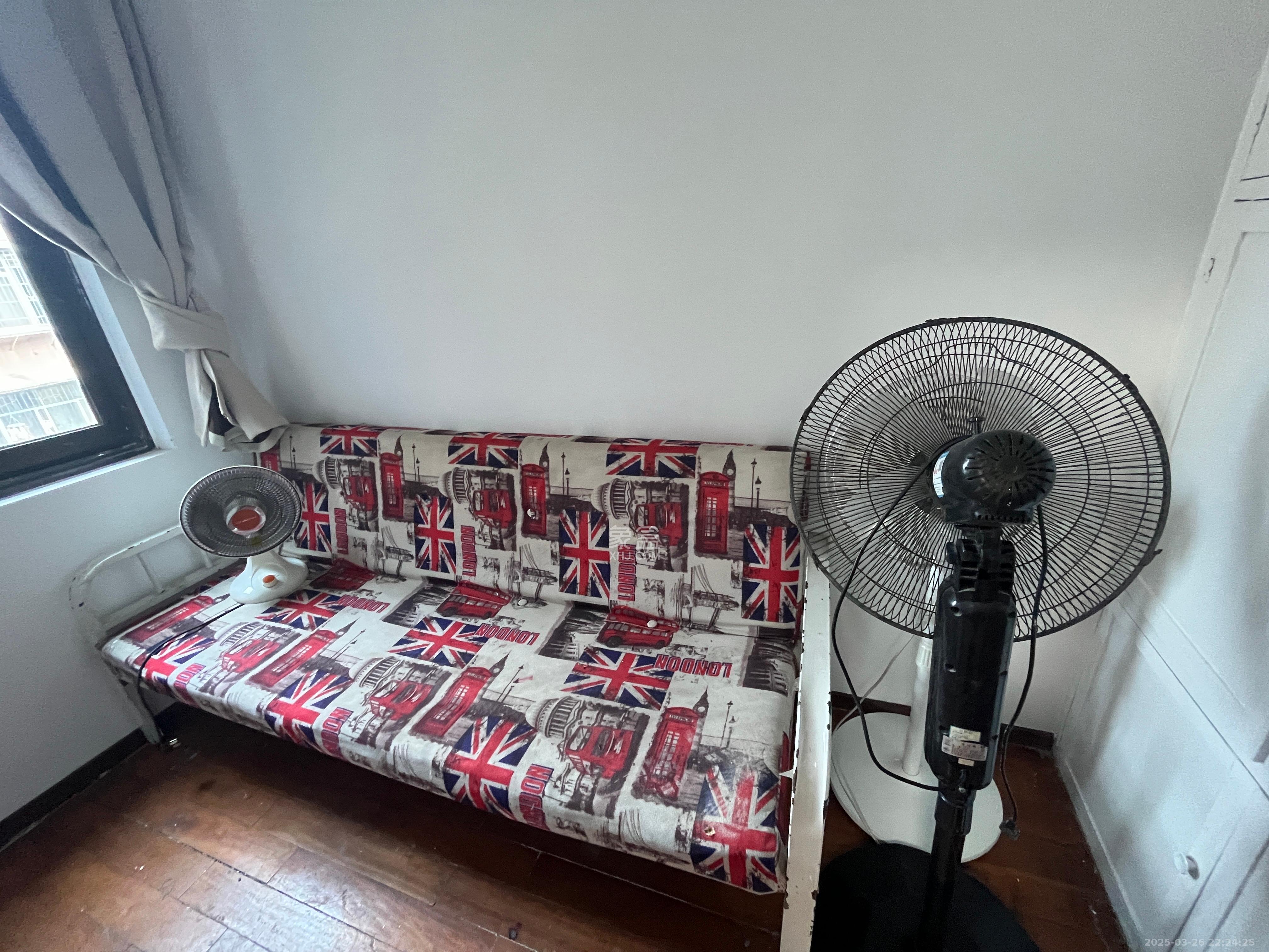 市直属机关宿舍 4室2厅2卫 3000.0元/月 市直属机关宿舍 4室2厅2卫 3000.0元/月室内图