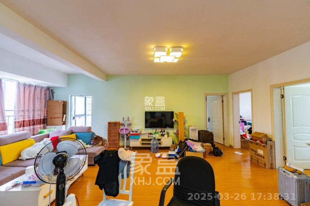 华银天际 5室2厅2卫 2400.0元/月 华银天际 5室2厅2卫 2400.0元/月室内图